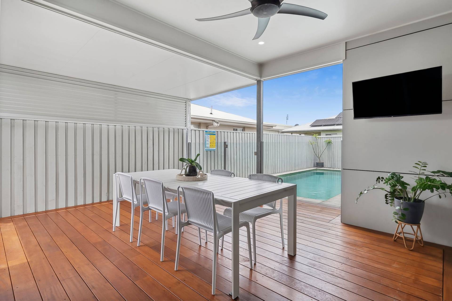 32 Carlisle Circuit, Mountain Creek - Thumbnail 4