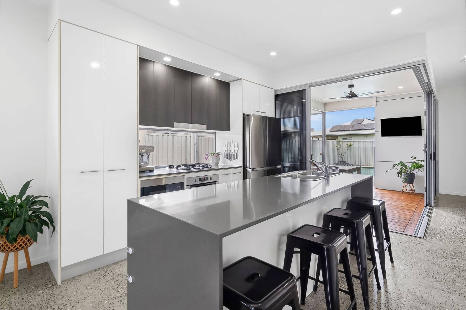 32 Carlisle Circuit, Mountain Creek - Thumbnail 3