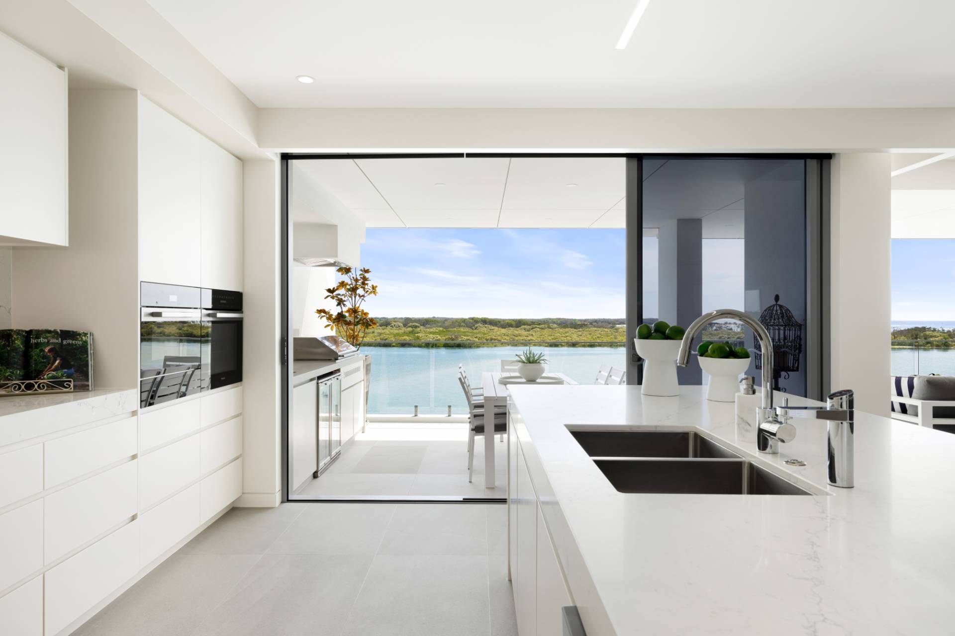 402/110 Duporth Avenue, Maroochydore - Thumbnail 4