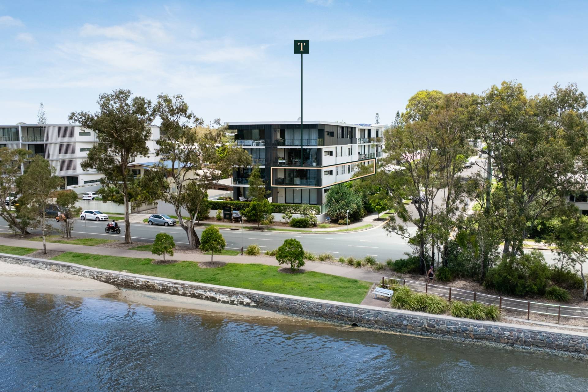 4, 27 Bradman Avenue, Maroochydore - Image 1