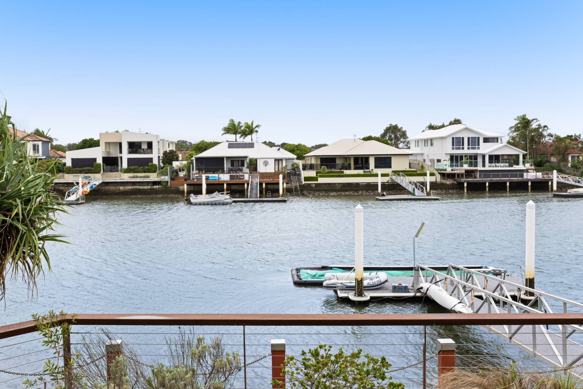 12 Nevis Court, Parrearra - Thumbnail 3