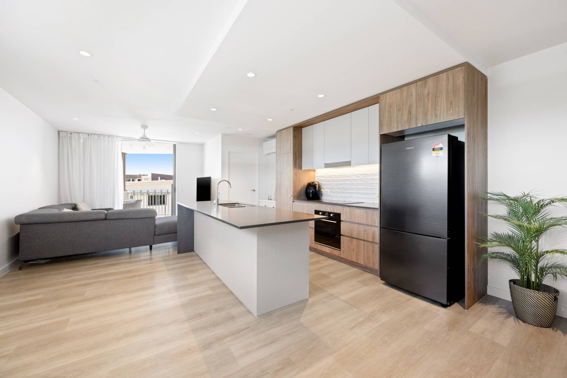 6601/6  Emporio Place, Maroochydore - Thumbnail 2