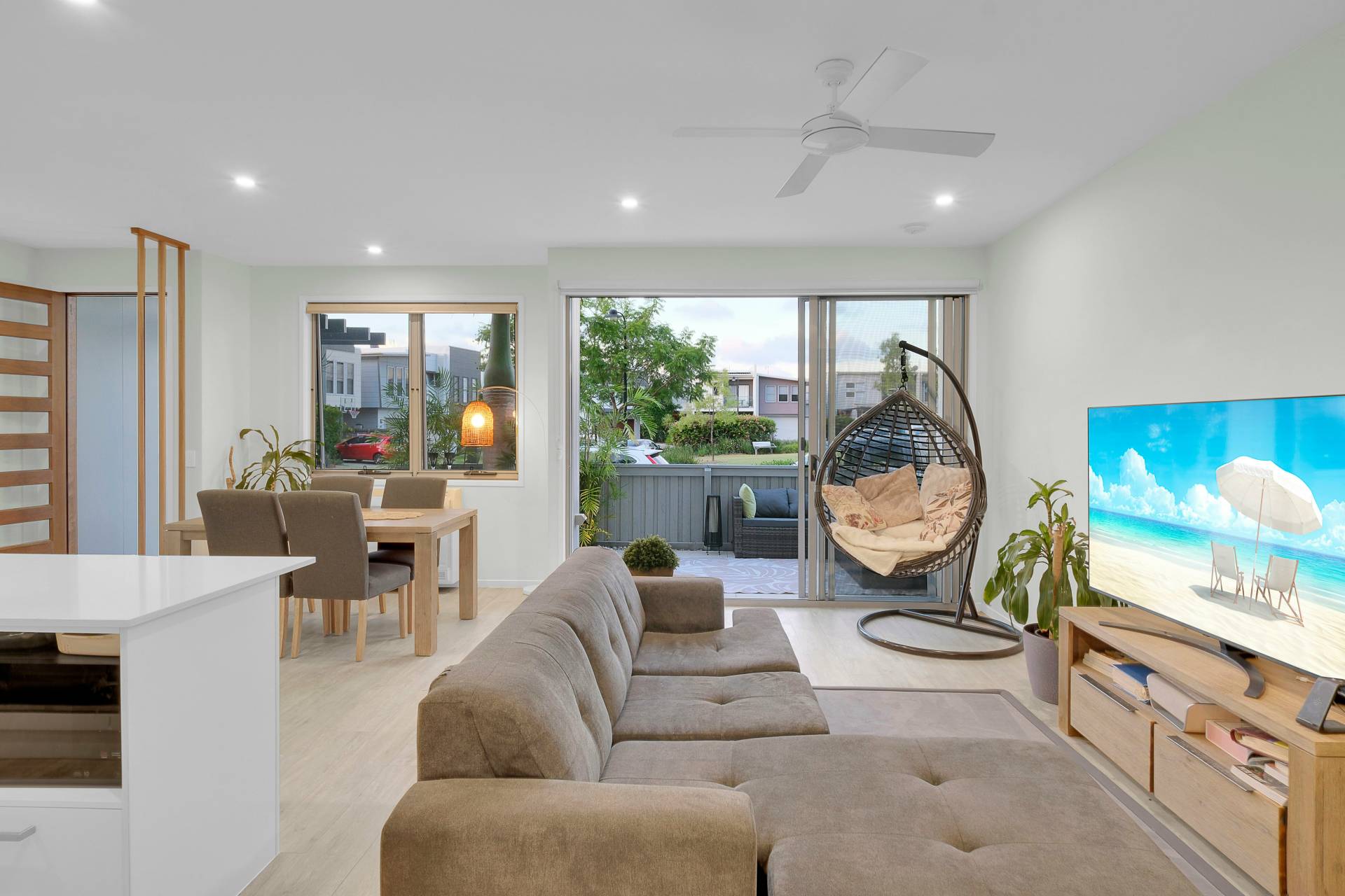 57 Tinnanbar Terrace, Maroochydore - Thumbnail 2