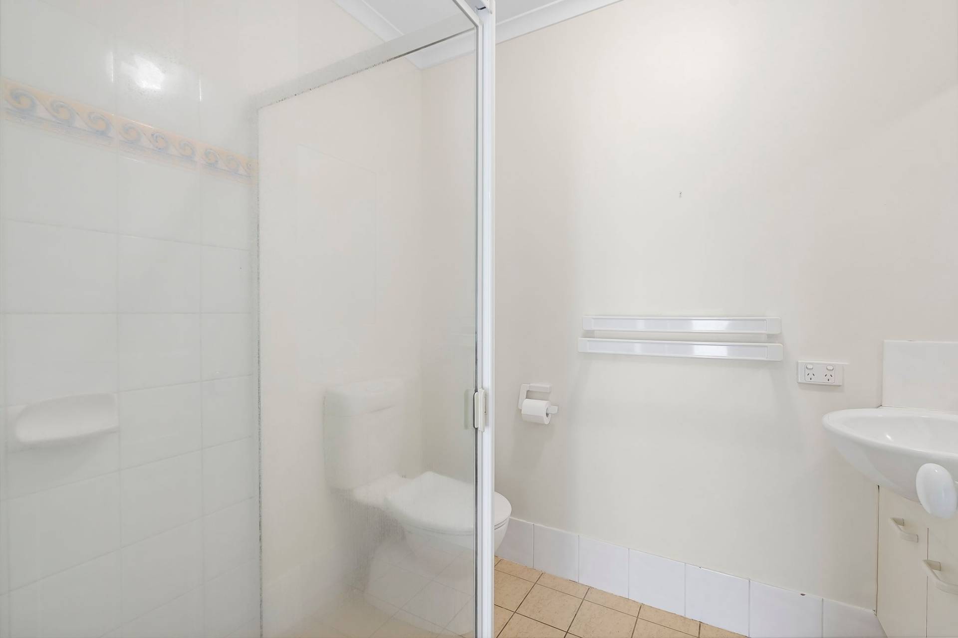 2/13 Meandersea Court, Mountain Creek - Thumbnail 8