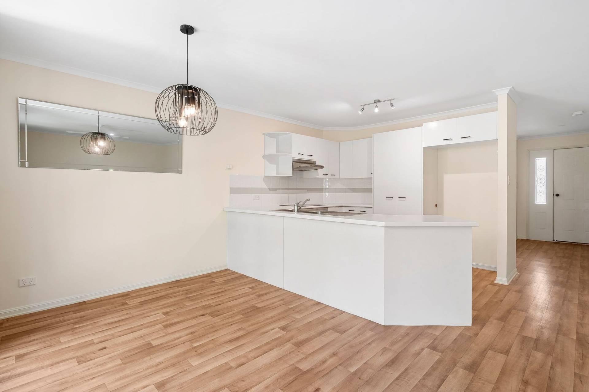 2/13 Meandersea Court, Mountain Creek - Thumbnail 2