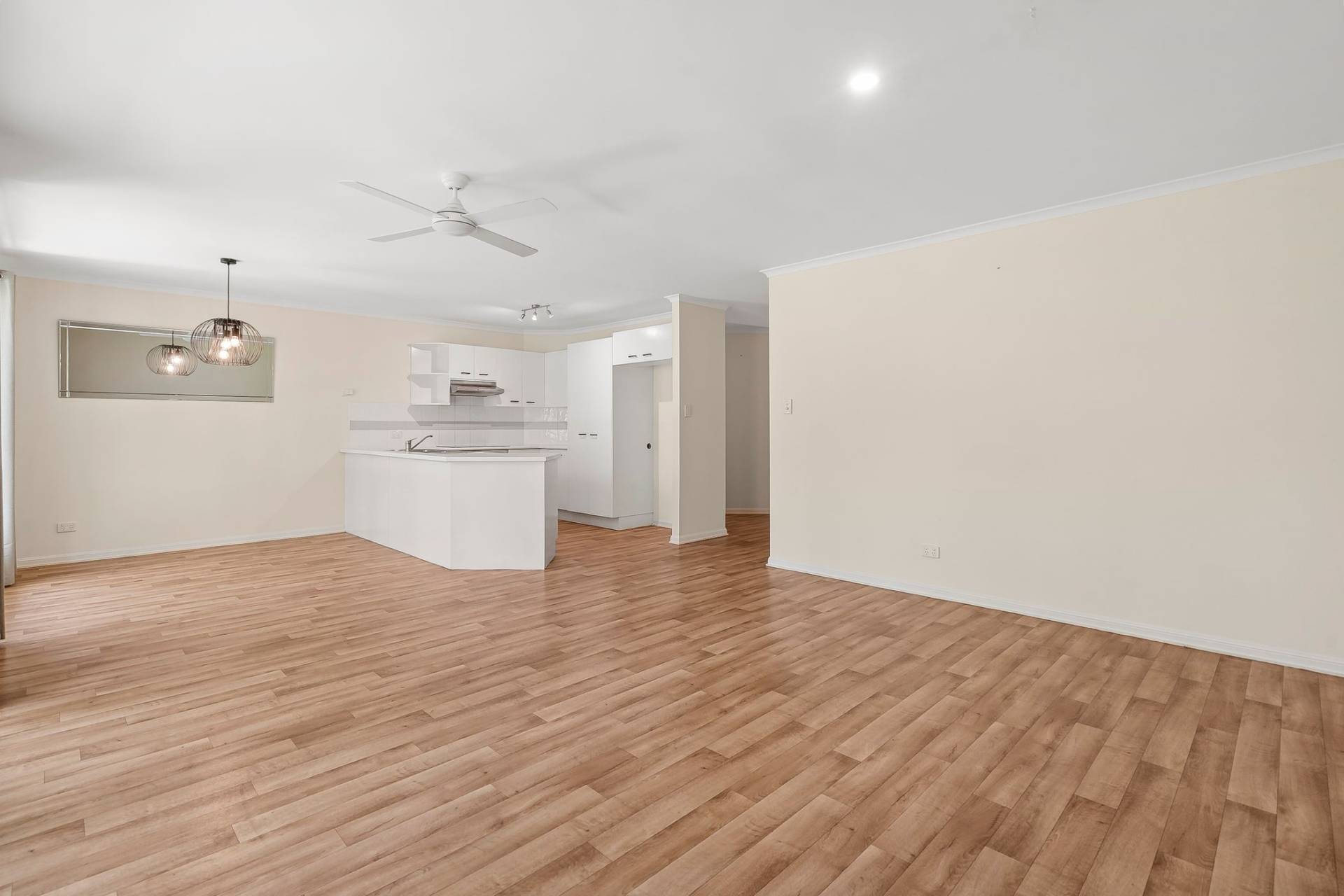 2/13 Meandersea Court, Mountain Creek - Thumbnail 4