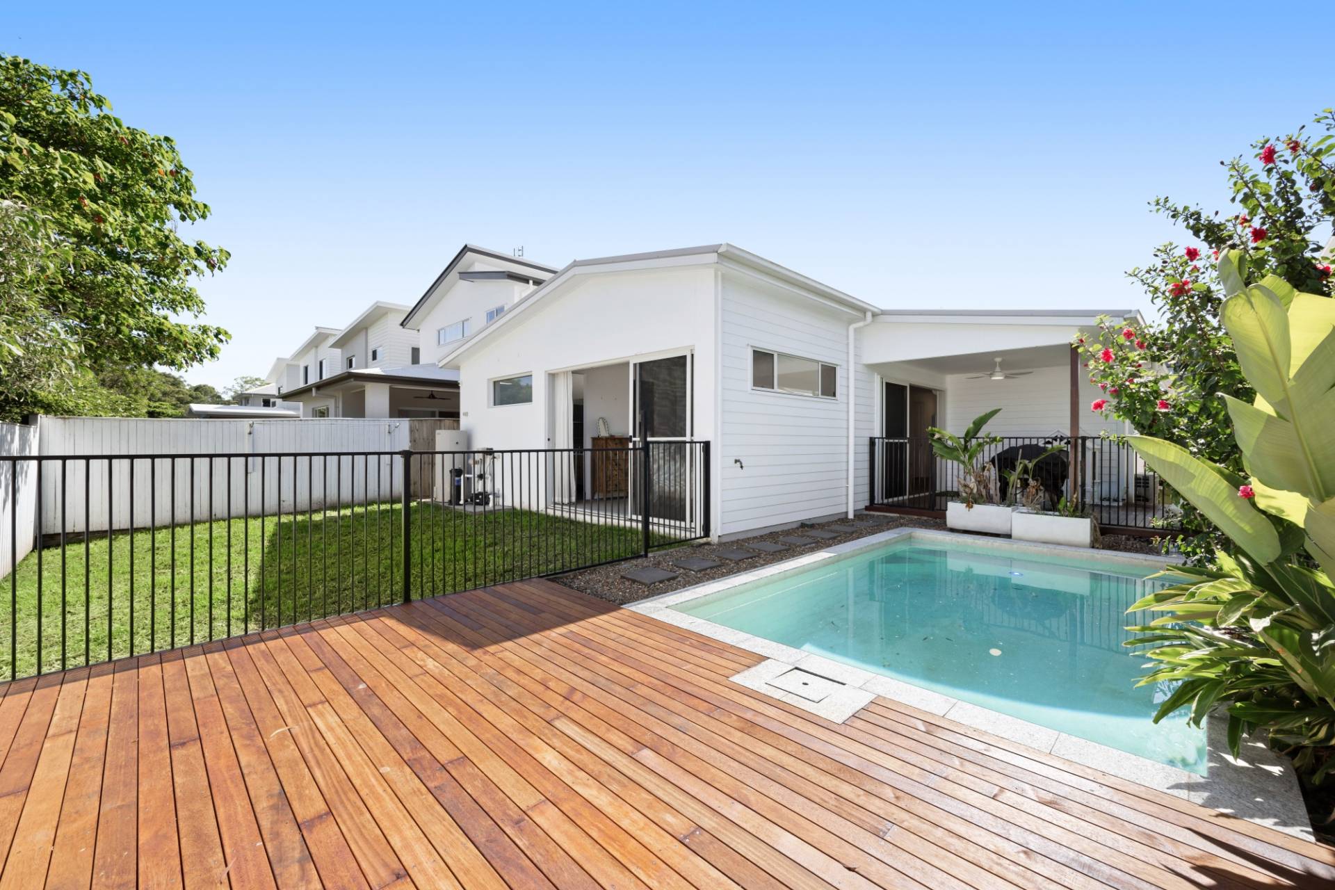 11 College Court, Little Mountain - Thumbnail 5