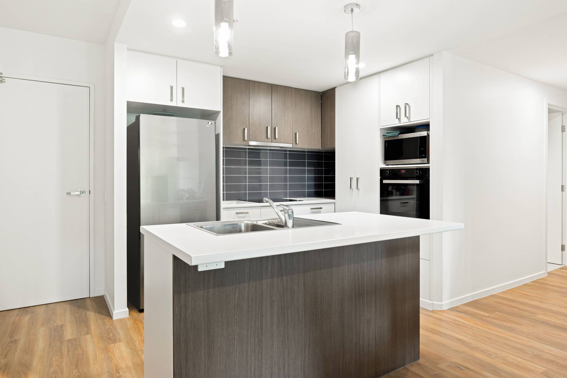 1010/1-3 Brookvale Drive, Underwood - Thumbnail 3