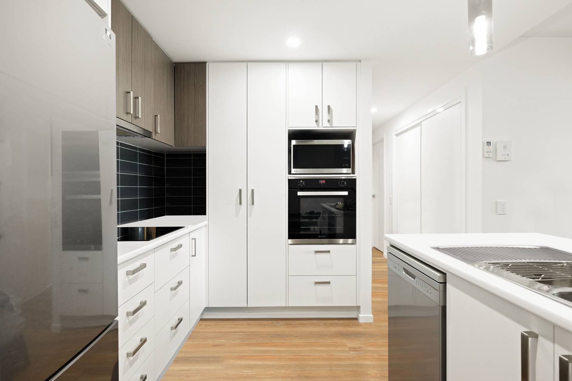 1010/1-3 Brookvale Drive, Underwood - Thumbnail 2