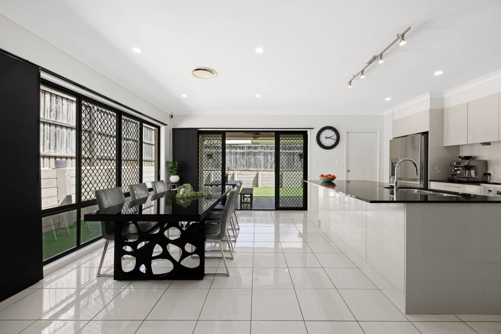23 Sunrise Terrace, Little Mountain - Thumbnail 3