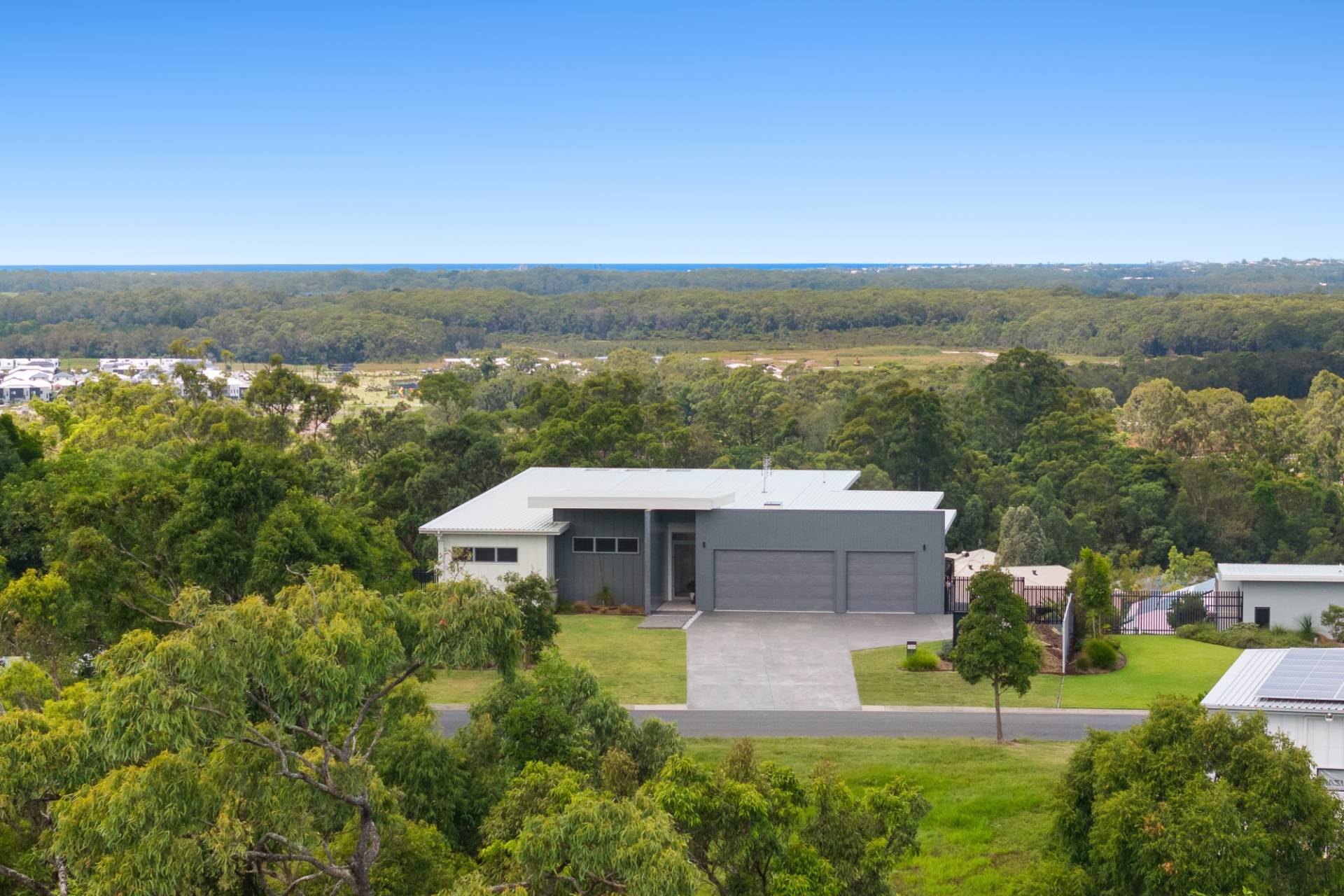 194 Palmview Forest Drive, Palmview - Thumbnail 2