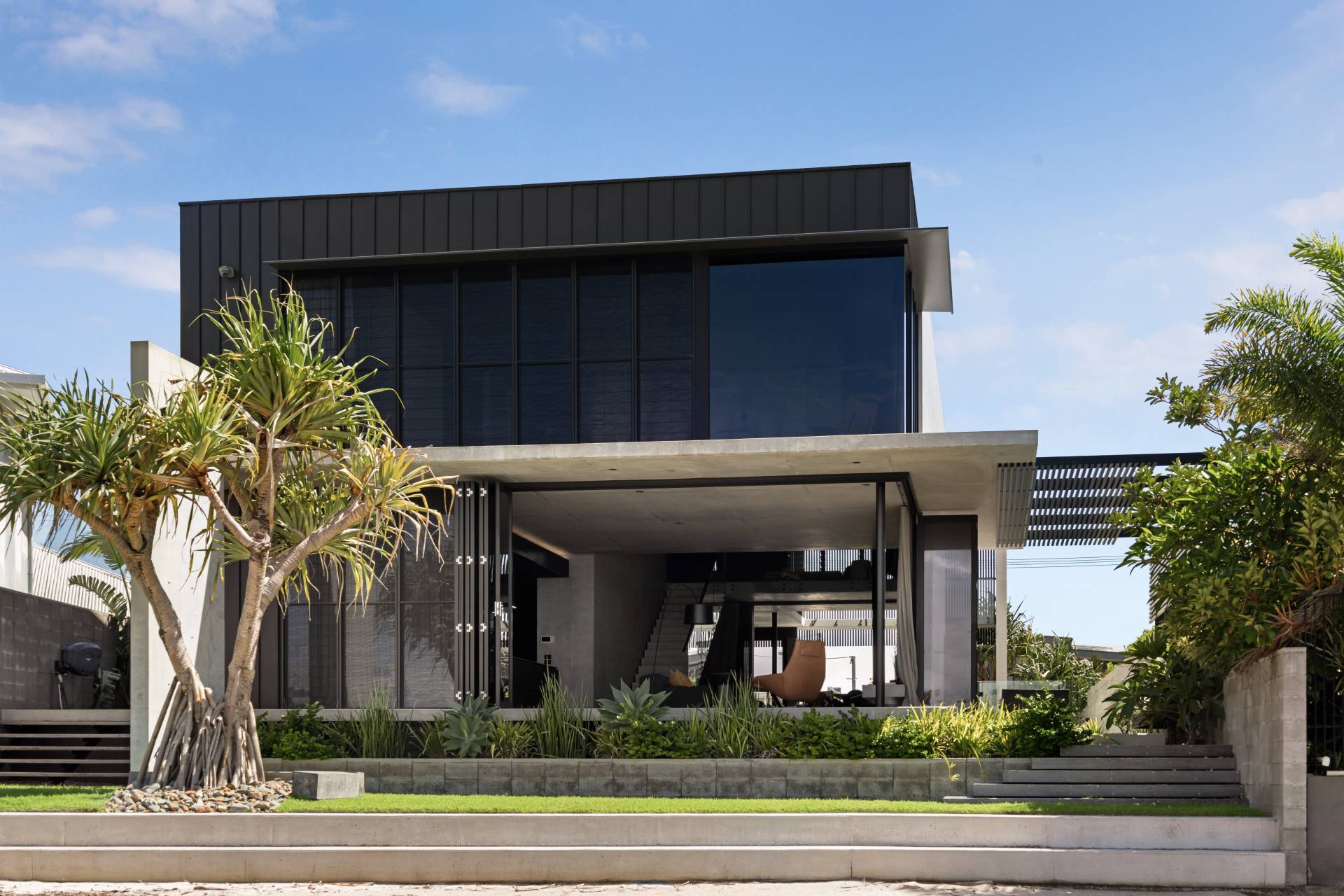 14 Elanora Avenue, Mooloolaba - Thumbnail 2