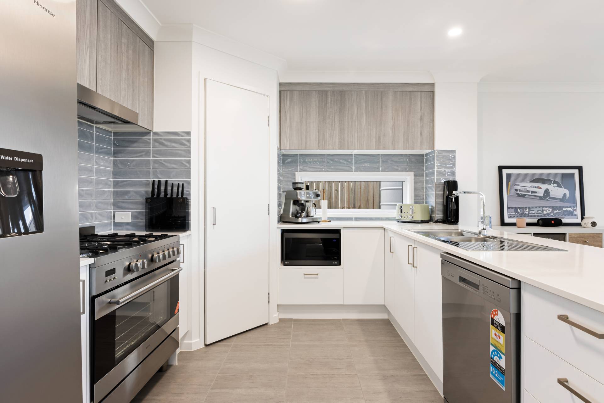 76 Lindeman Crescent, Banya - Thumbnail 3