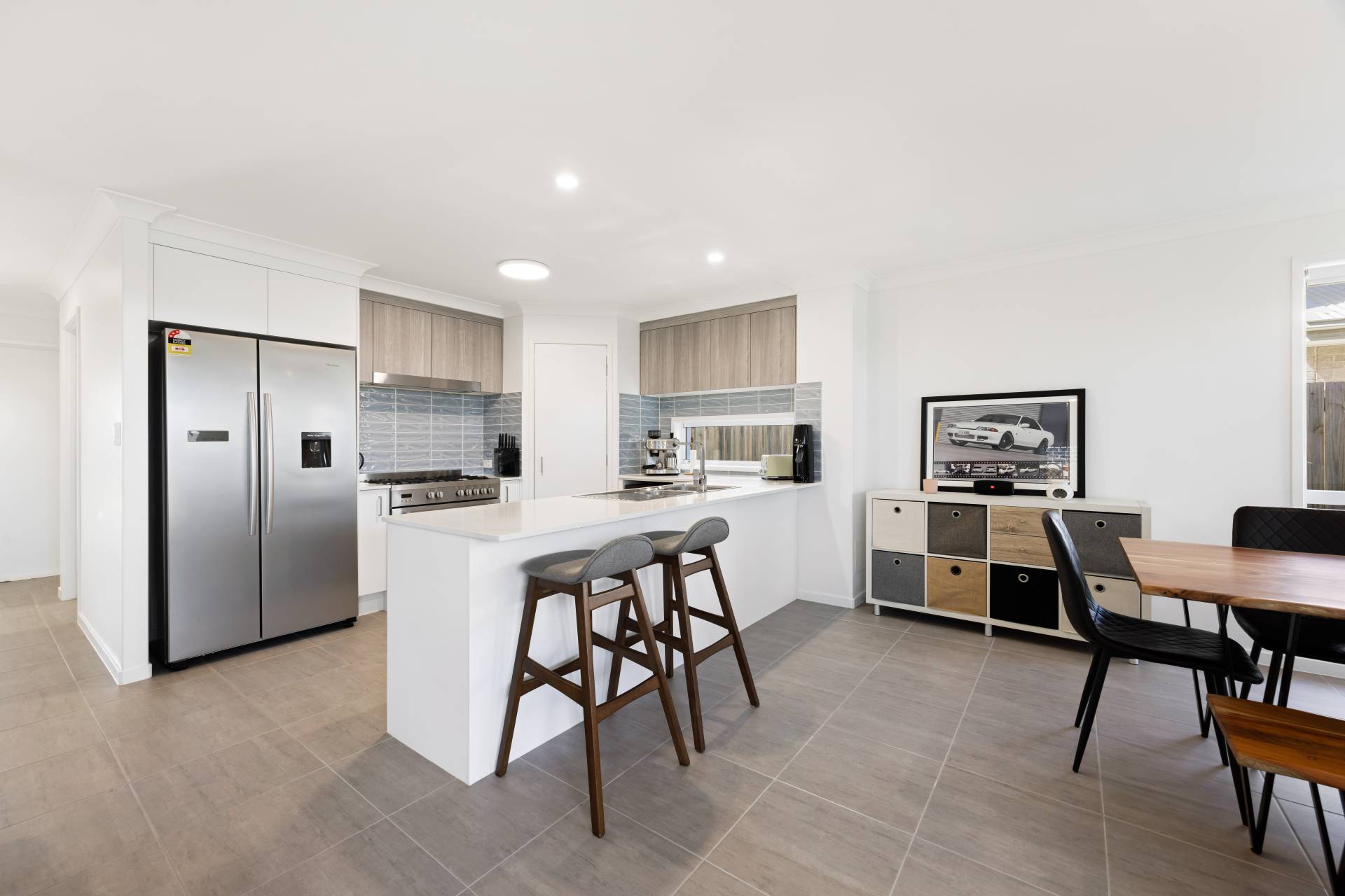 76 Lindeman Crescent, Banya - Thumbnail 2