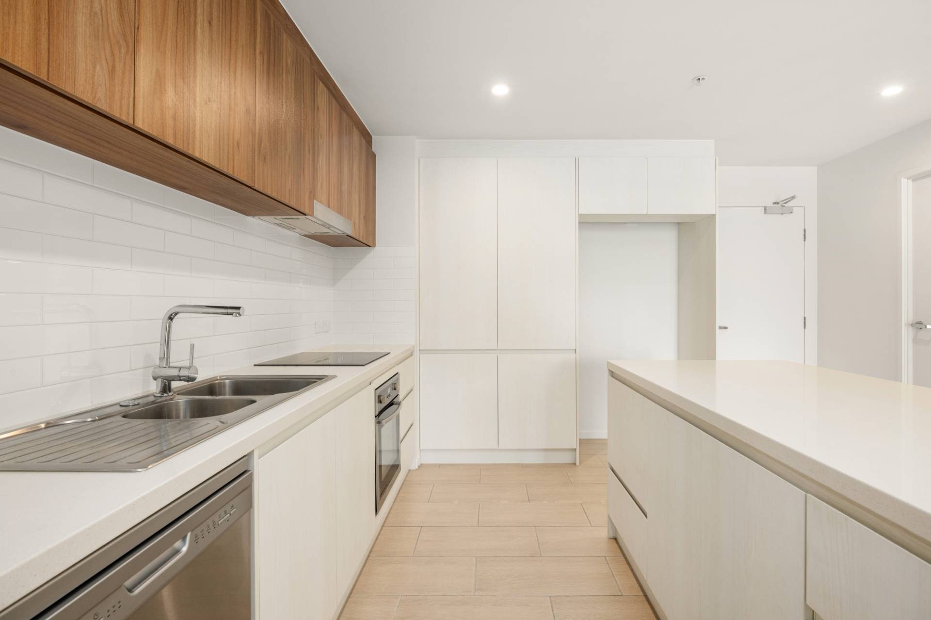 1010/9 Market Lane, Maroochydore - Thumbnail 2