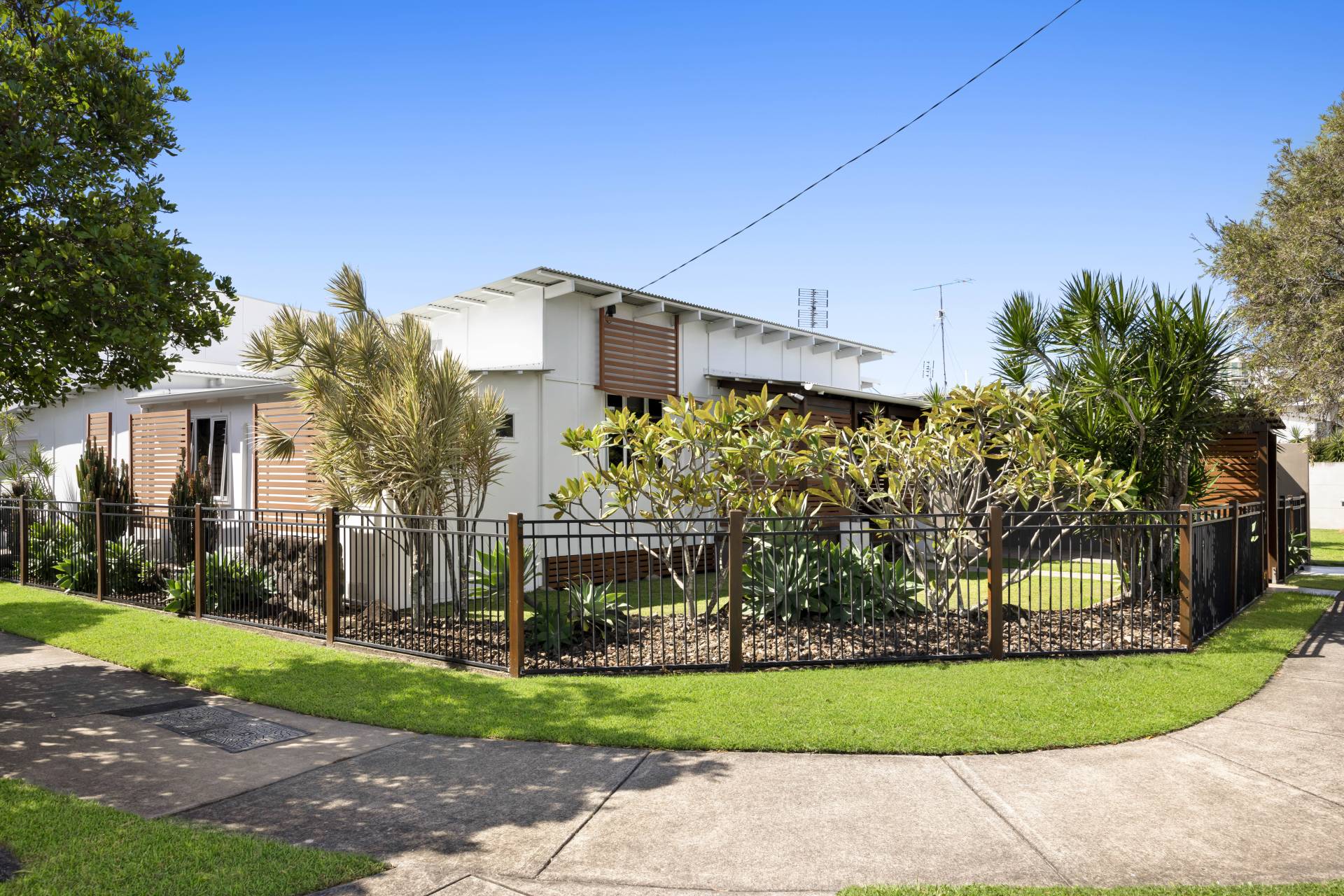 20 Hinkler Parade, Cotton Tree - Thumbnail 2