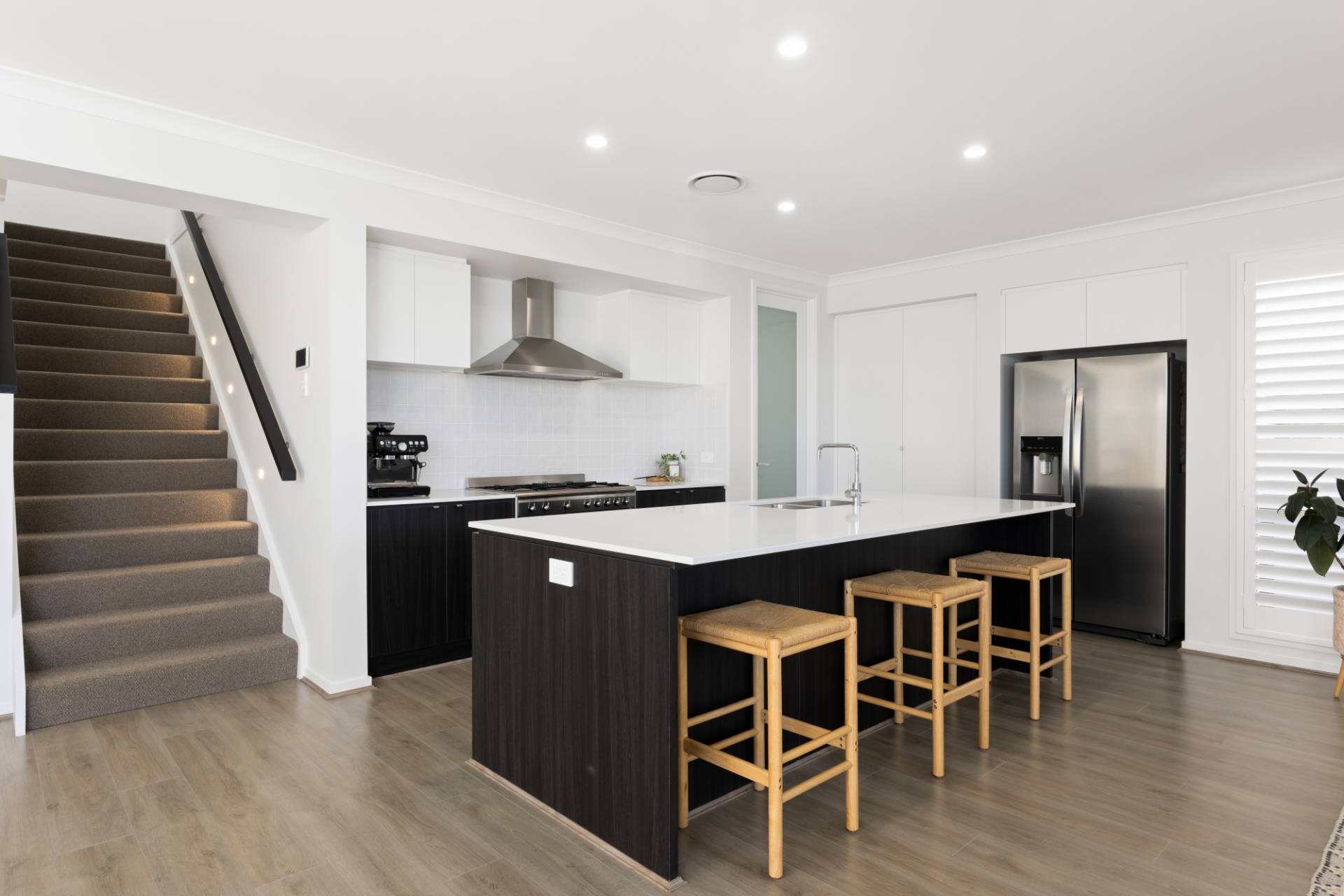 74 Lindeman Crescent, Banya - Thumbnail 3