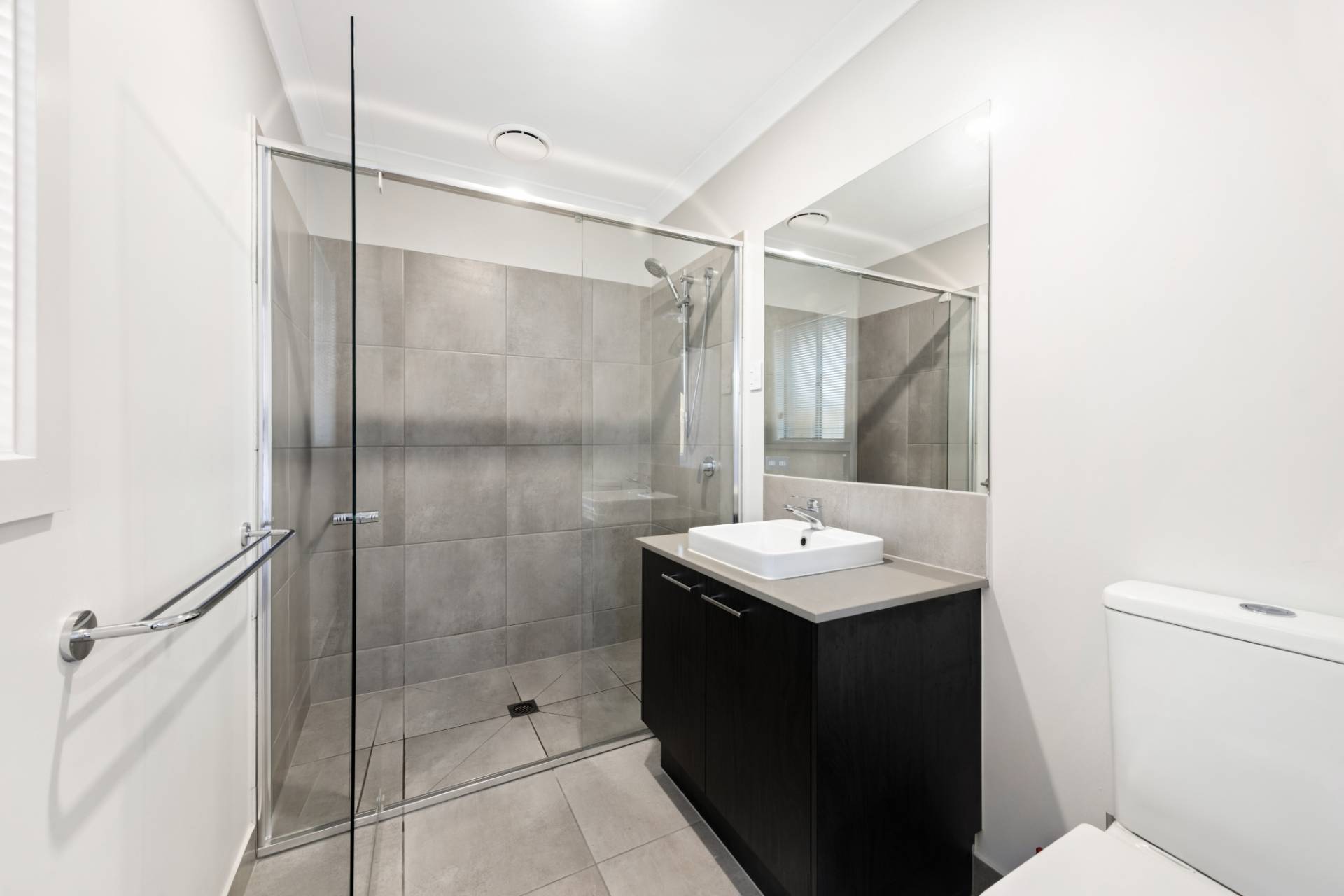 13 Girraween Crescent, Banya - Thumbnail 3
