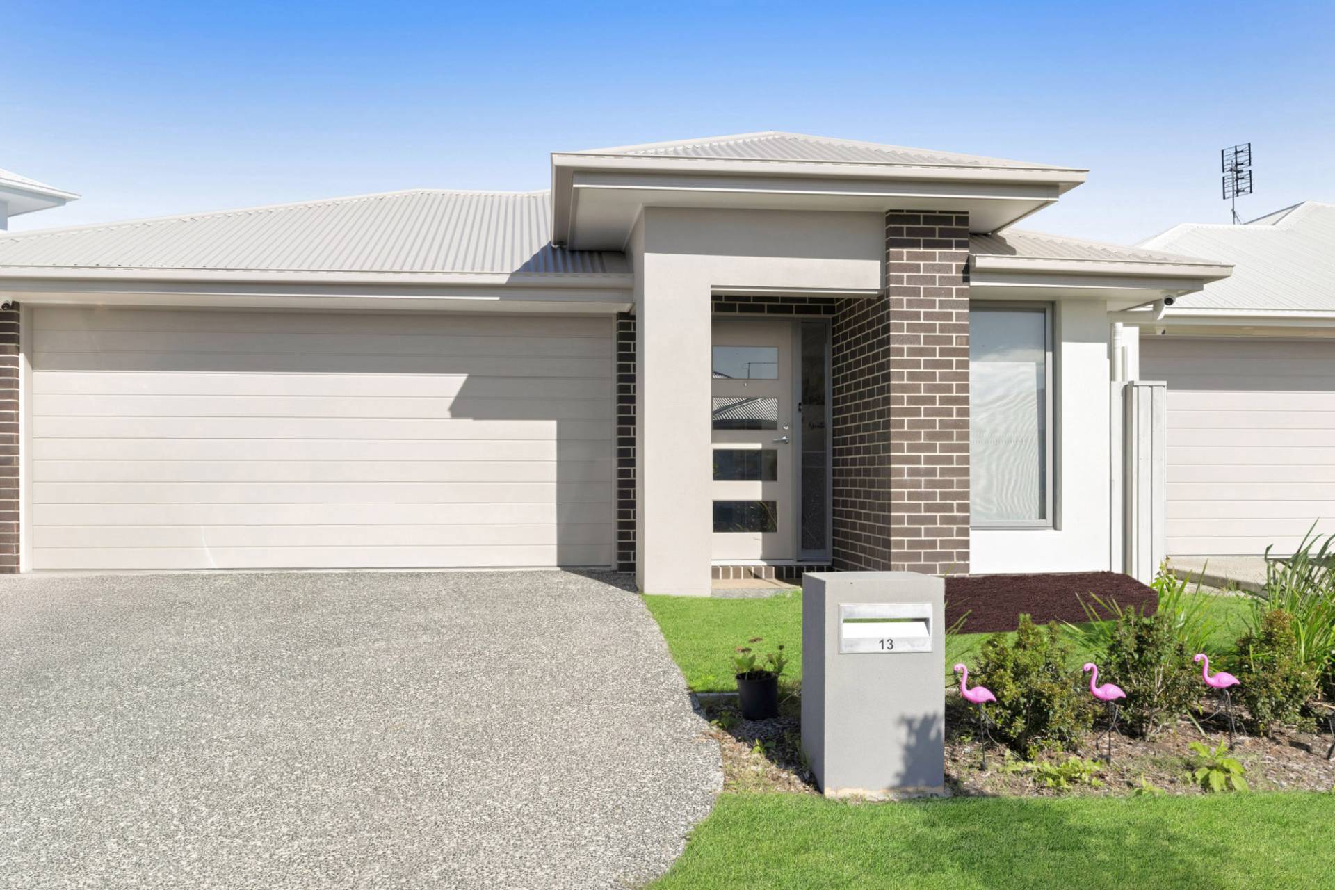 13 Girraween Crescent, Banya - Thumbnail 2