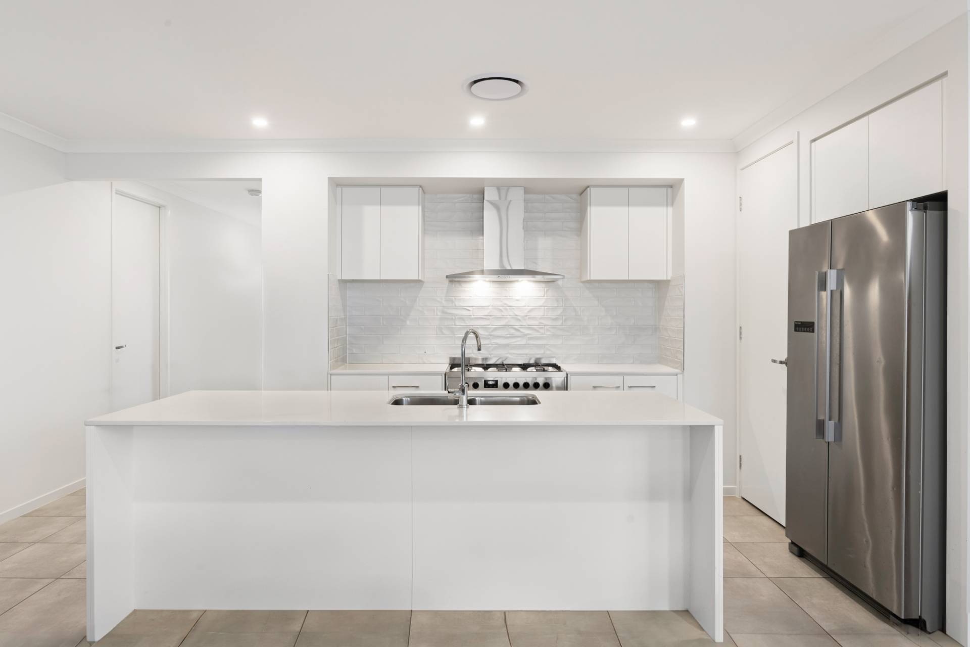 47 Titan Crescent, Banya - Thumbnail 2