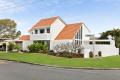 Light, Lifestyle, Location – 150m to Sand