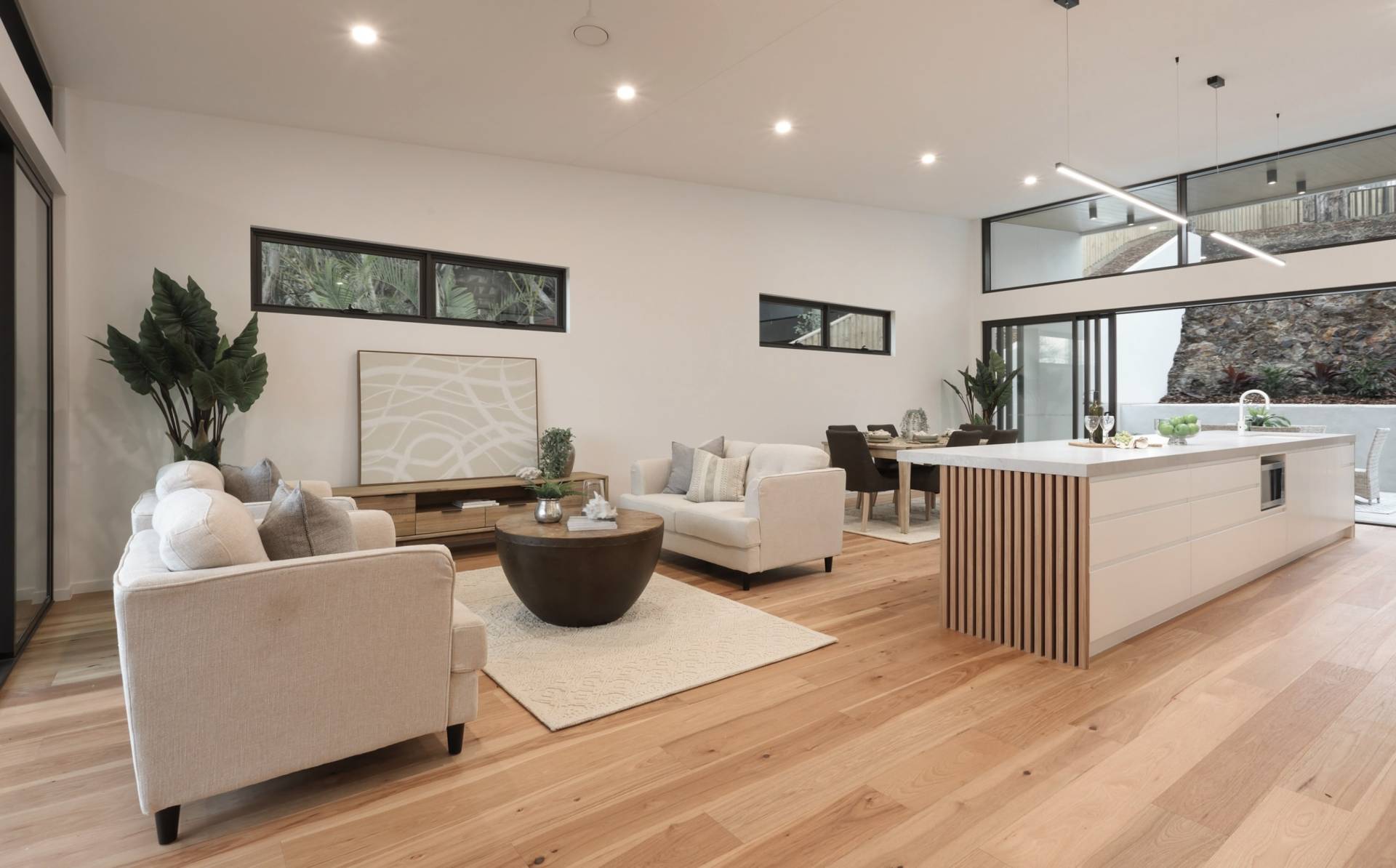 83 Tantula Road West, Alexandra Headland - Thumbnail 4