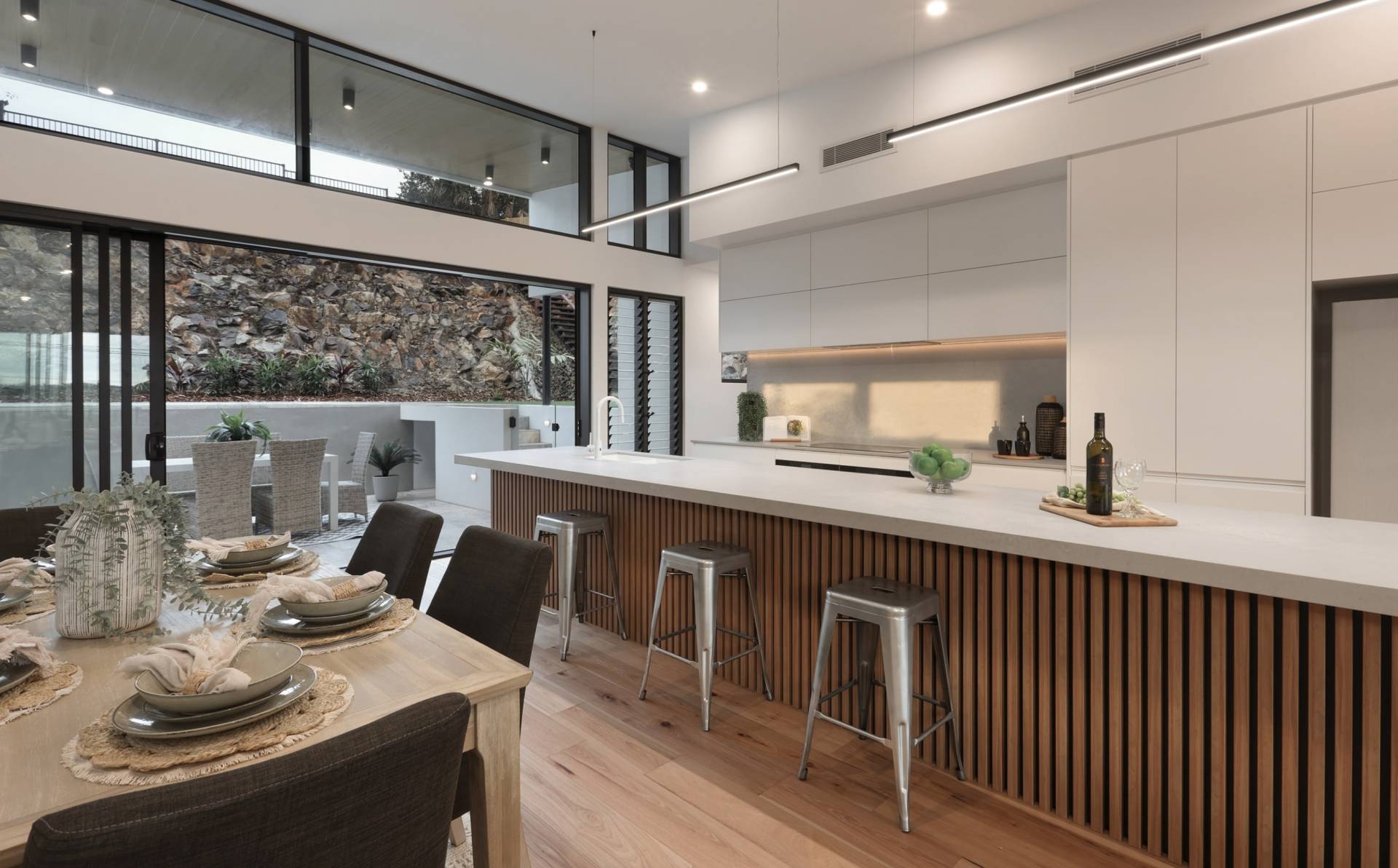 83 Tantula Road West, Alexandra Headland - Thumbnail 2