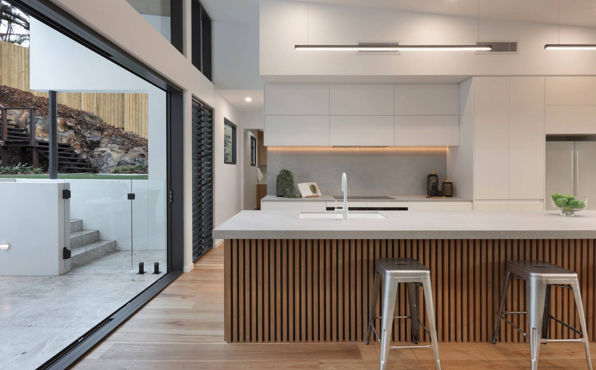 83 Tantula Road West, Alexandra Headland - Thumbnail 3