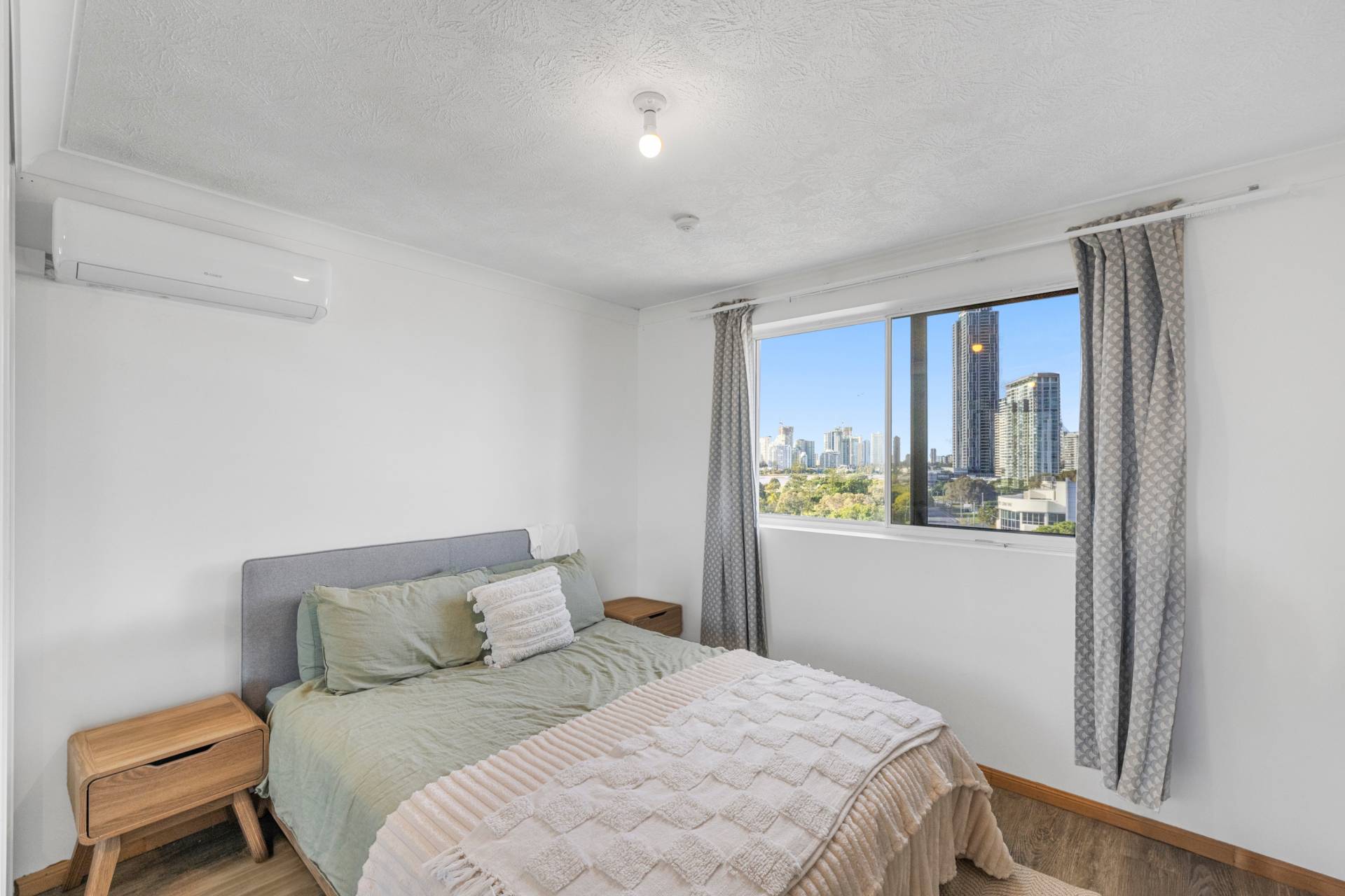 58/30 Marine Parade, Southport - Thumbnail 4
