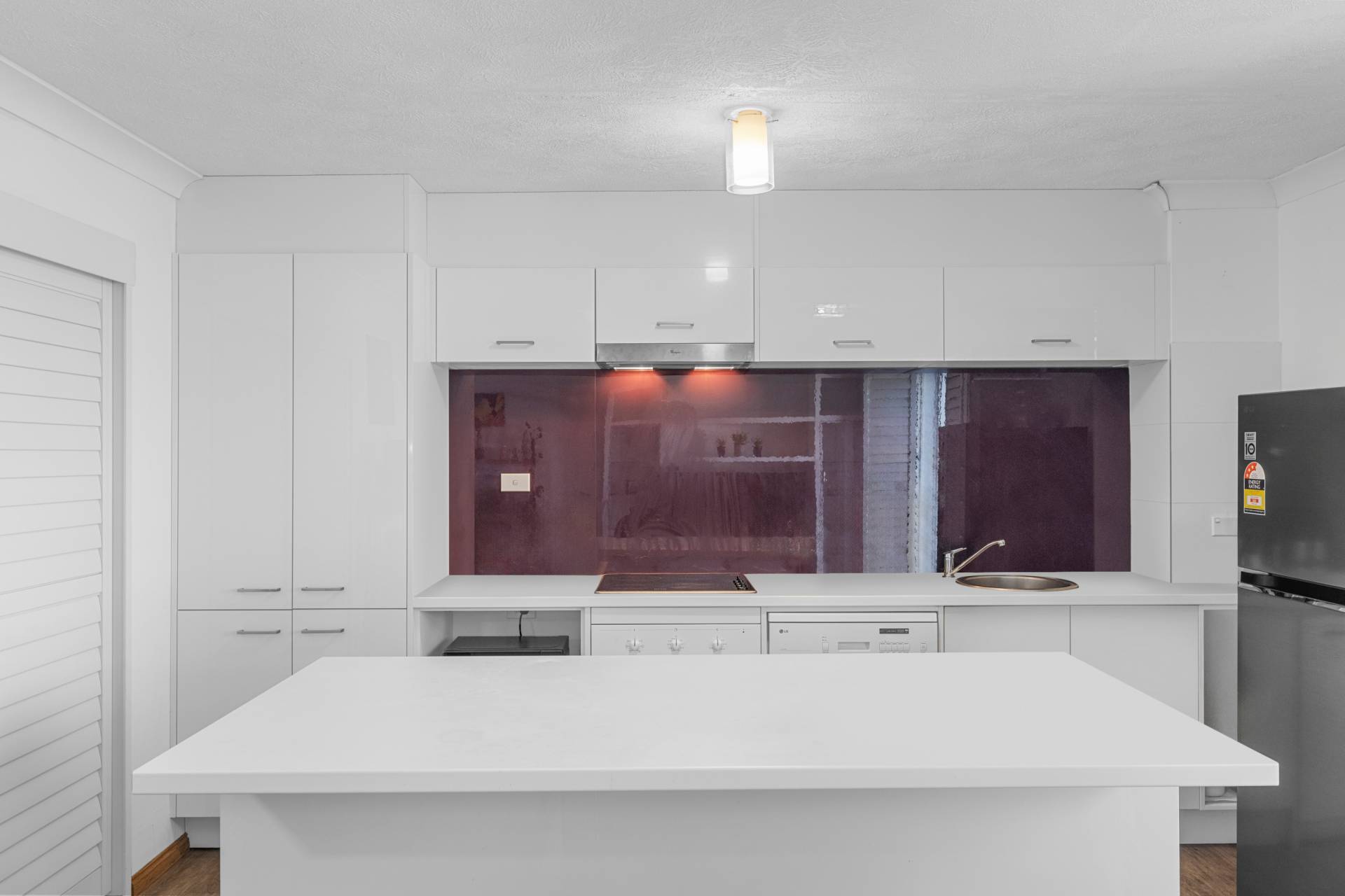 58/30 Marine Parade, Southport - Thumbnail 3