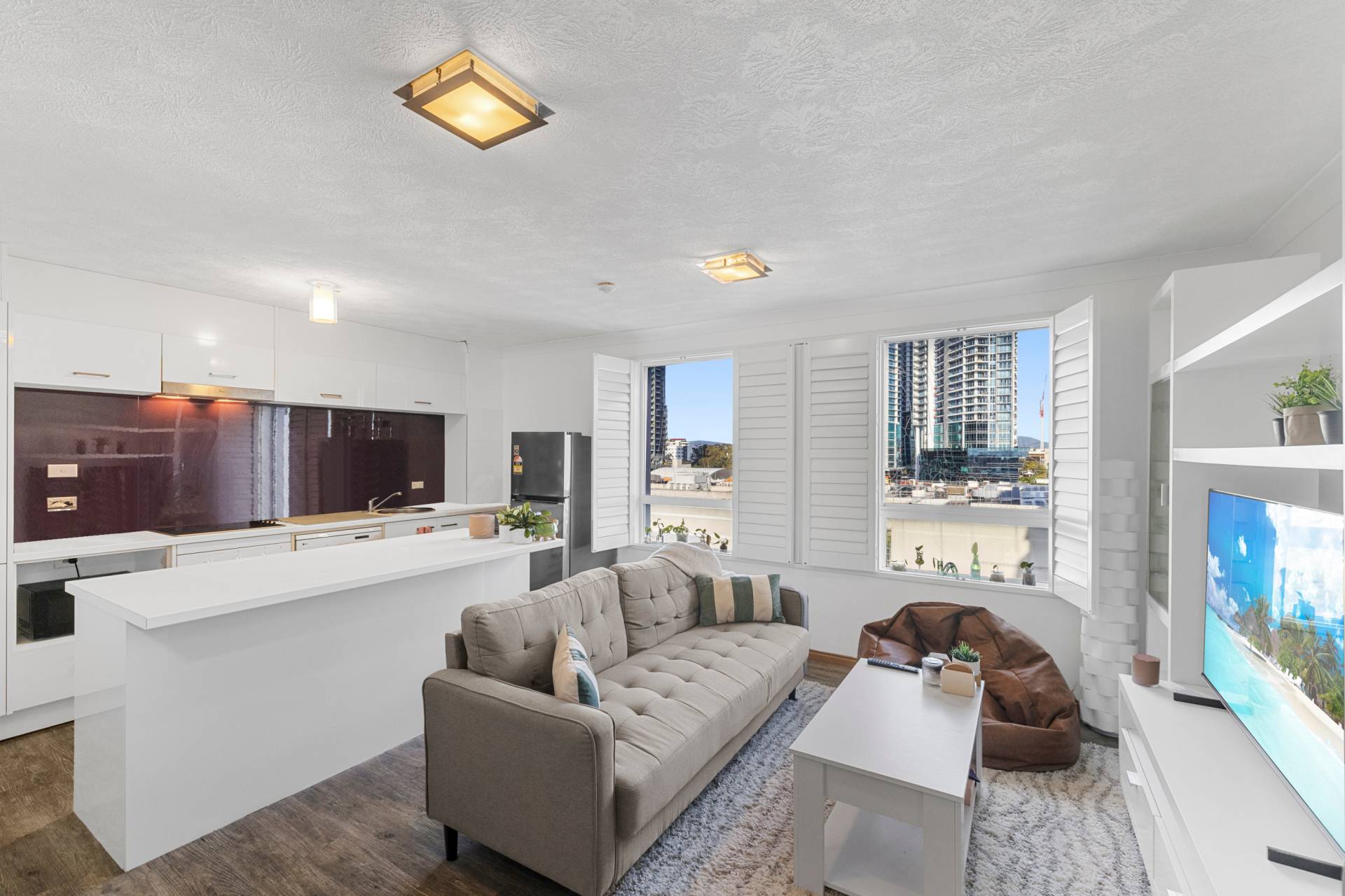 58/30 Marine Parade, Southport - Thumbnail 2