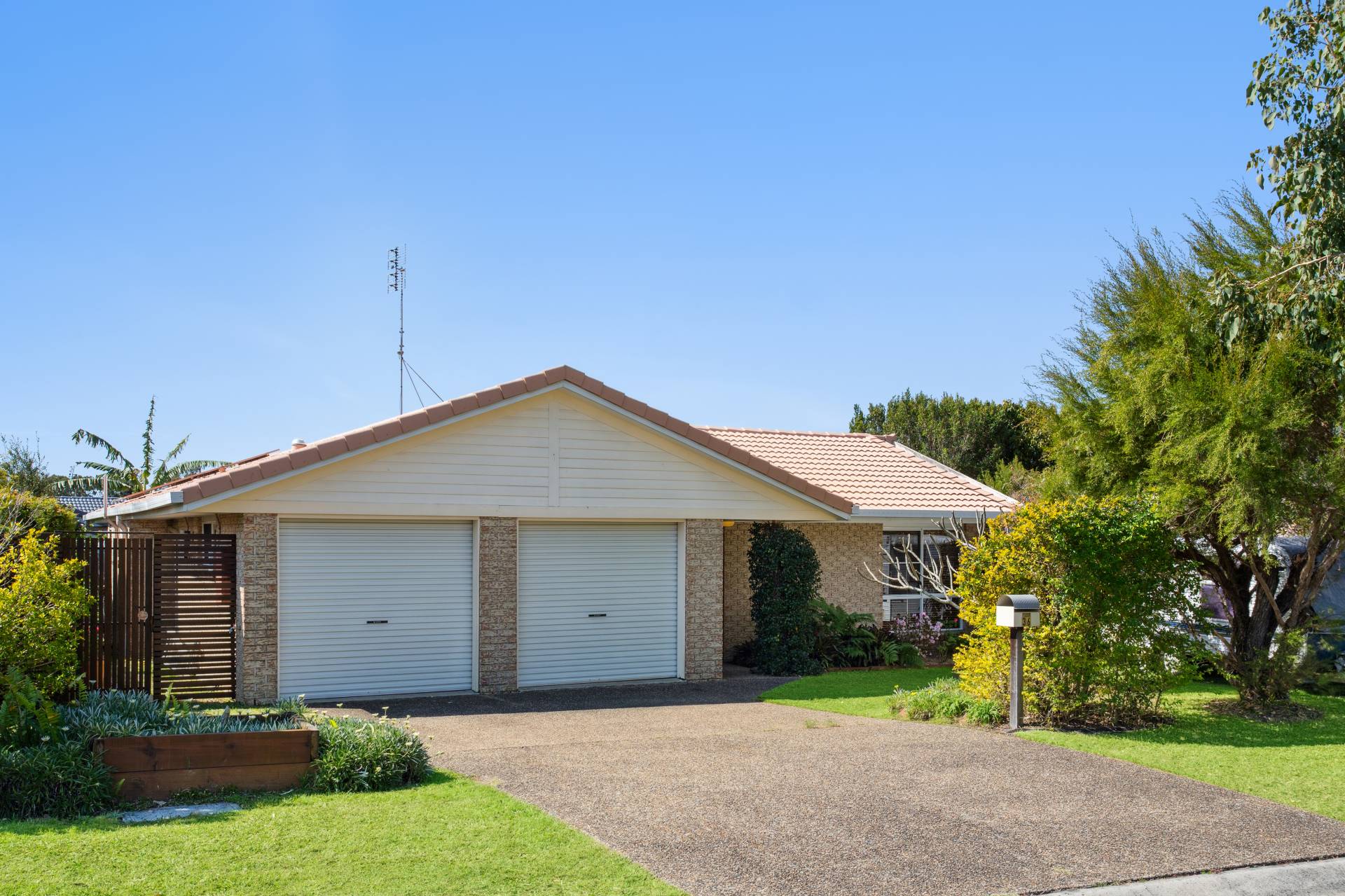 36 Riflebird Avenue, Aroona - Thumbnail 2