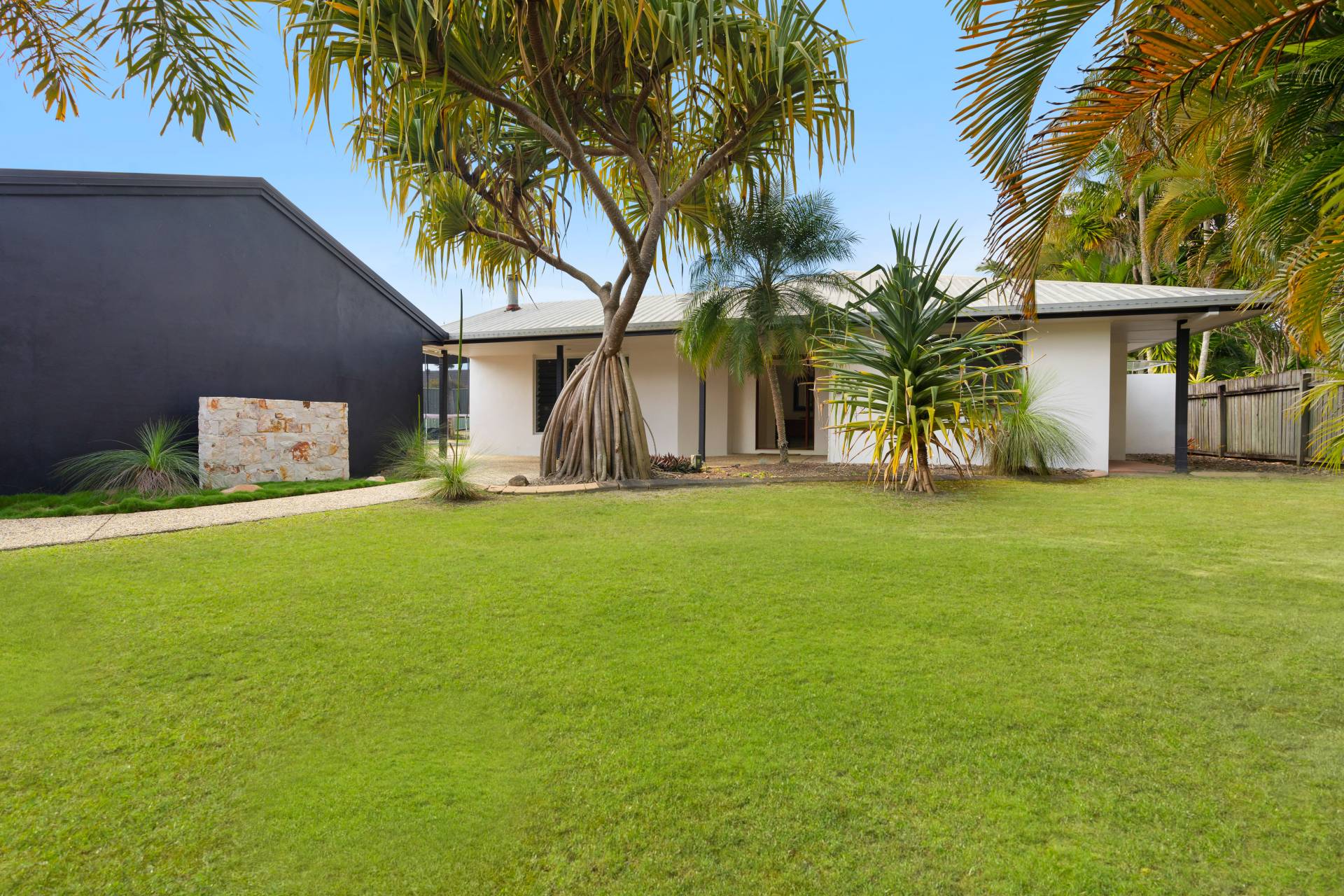 5 Julie Court, Mooloolaba - Thumbnail 2