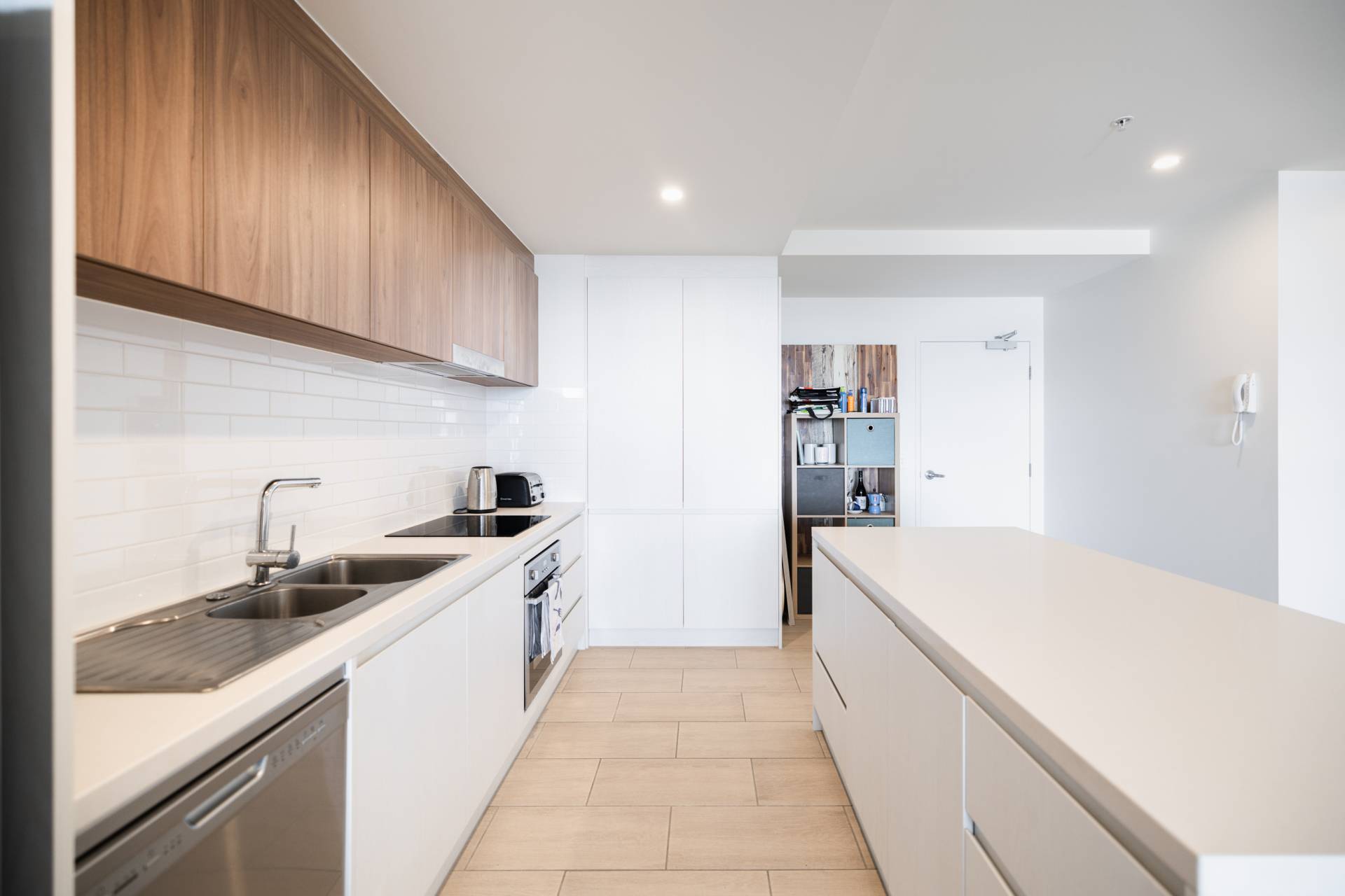 911/9 Market Lane, Maroochydore - Thumbnail 2