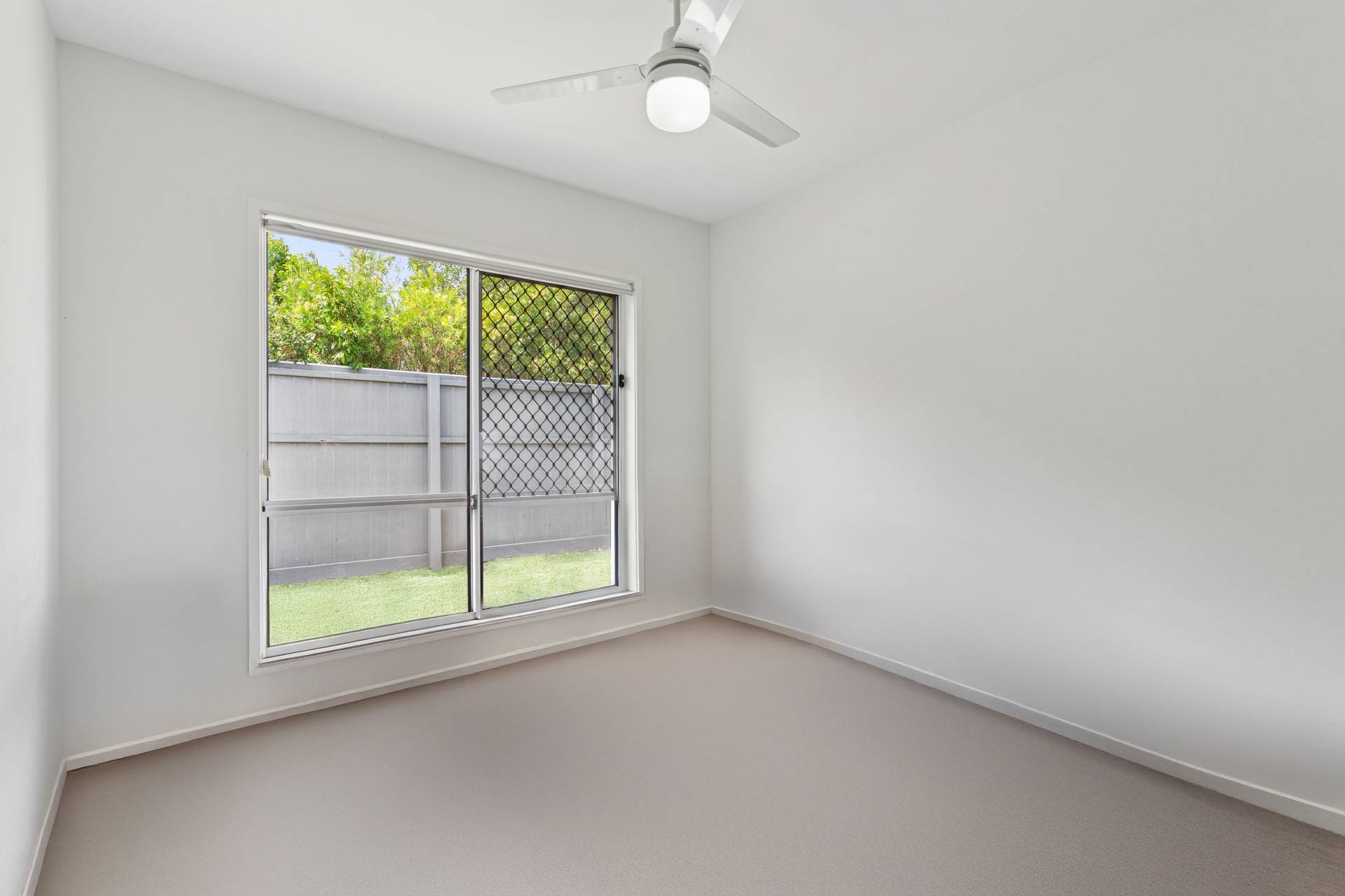 42 Wood Crescent, Baringa - Thumbnail 8