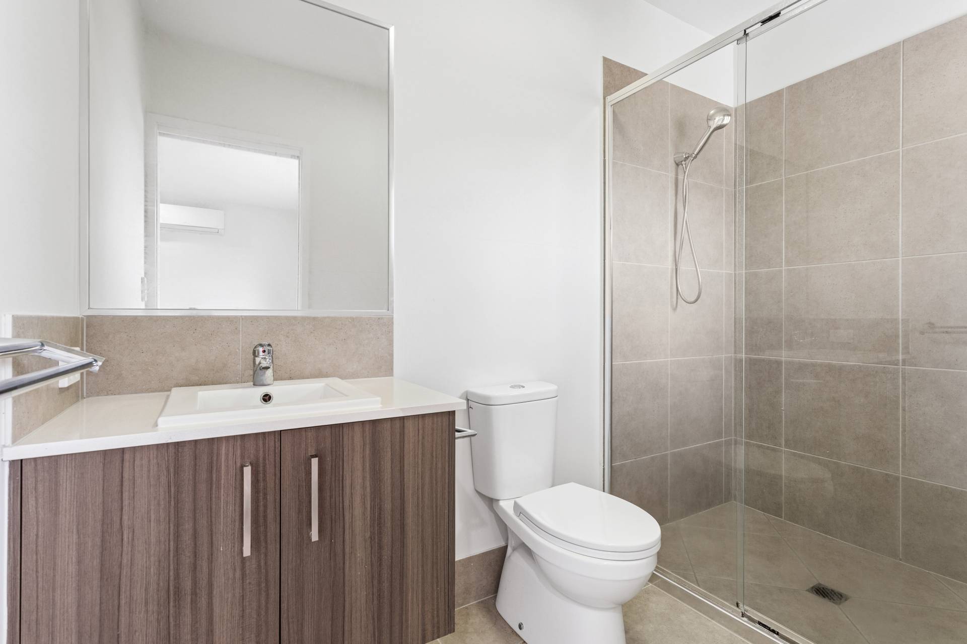 42 Wood Crescent, Baringa - Thumbnail 6