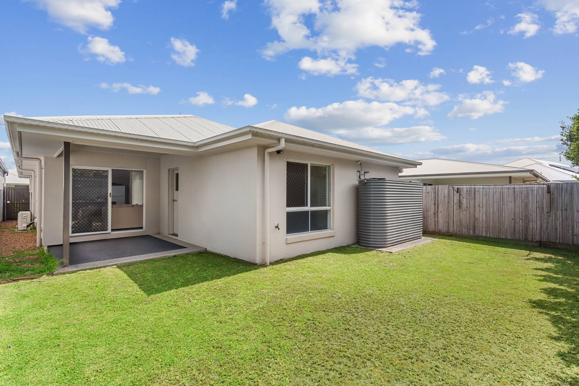 42 Wood Crescent, Baringa - Thumbnail 5