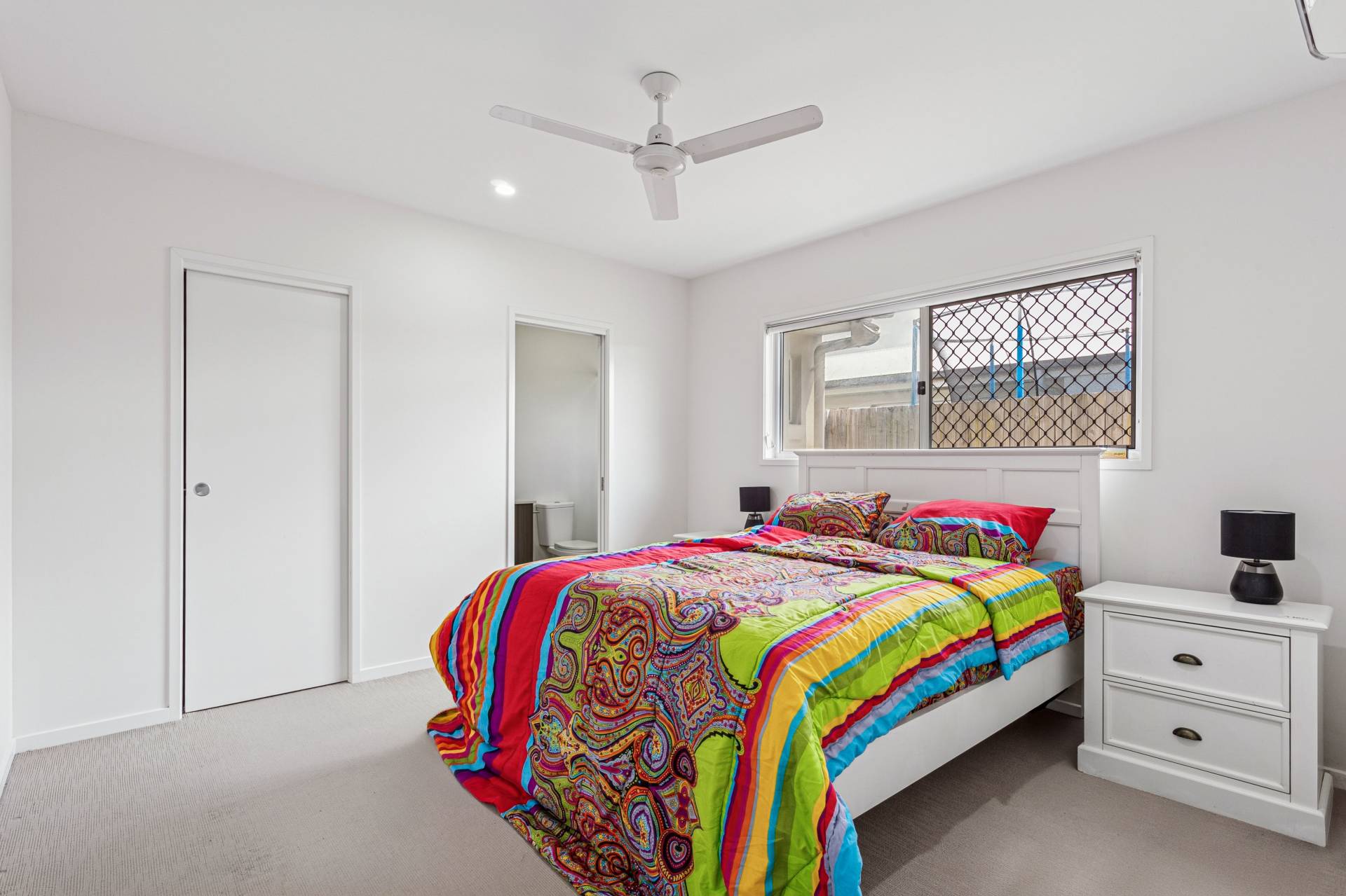 42 Wood Crescent, Baringa - Thumbnail 3