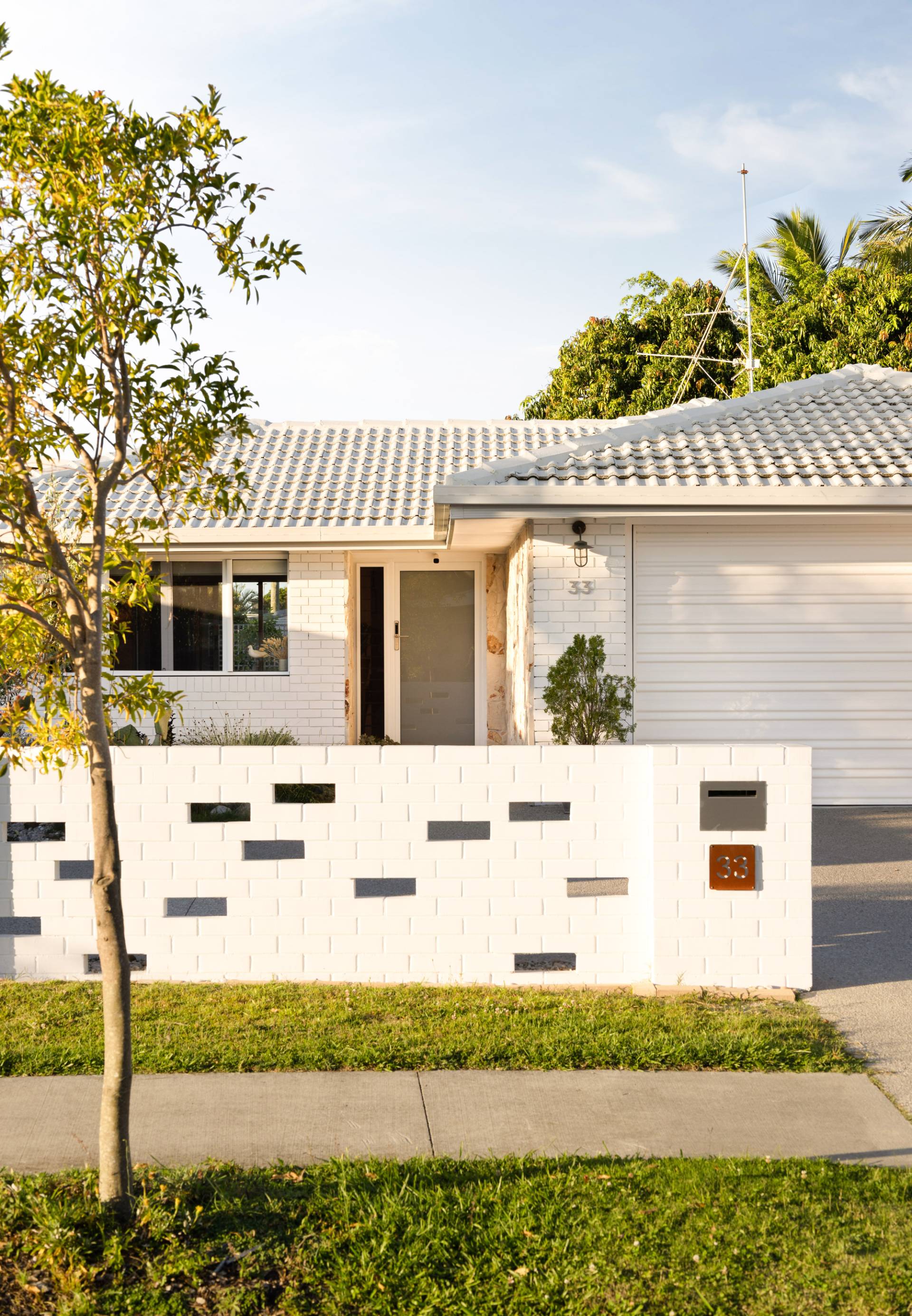 33 Michael Street, Golden Beach - Thumbnail 3