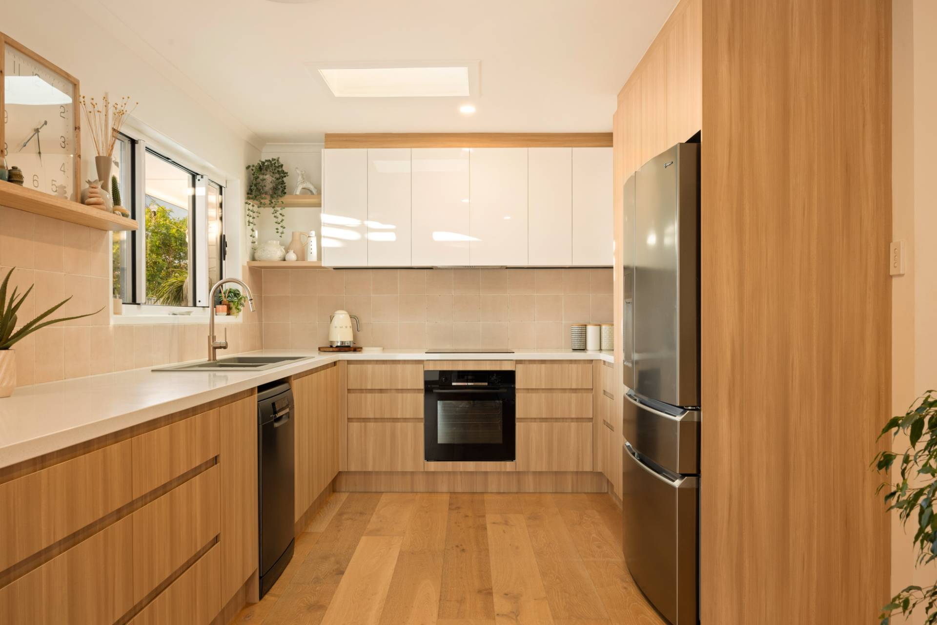 33 Michael Street, Golden Beach - Thumbnail 4