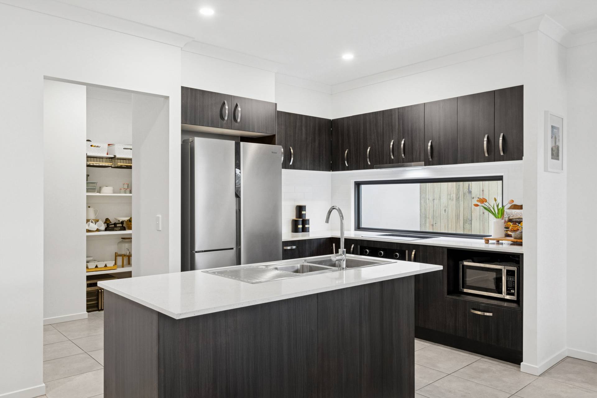 56 Coppice Crescent, Banya - Thumbnail 2
