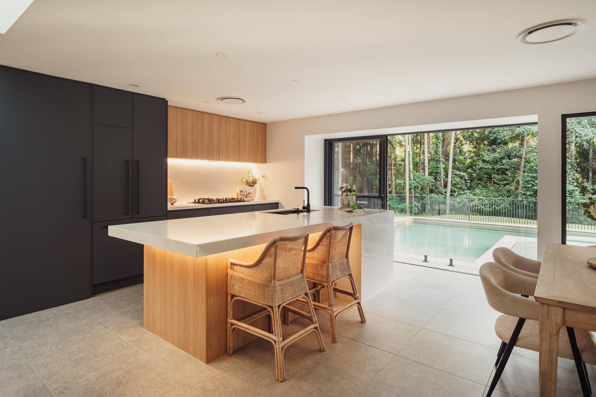 8 Firetail Court, Tanawha - Thumbnail 6