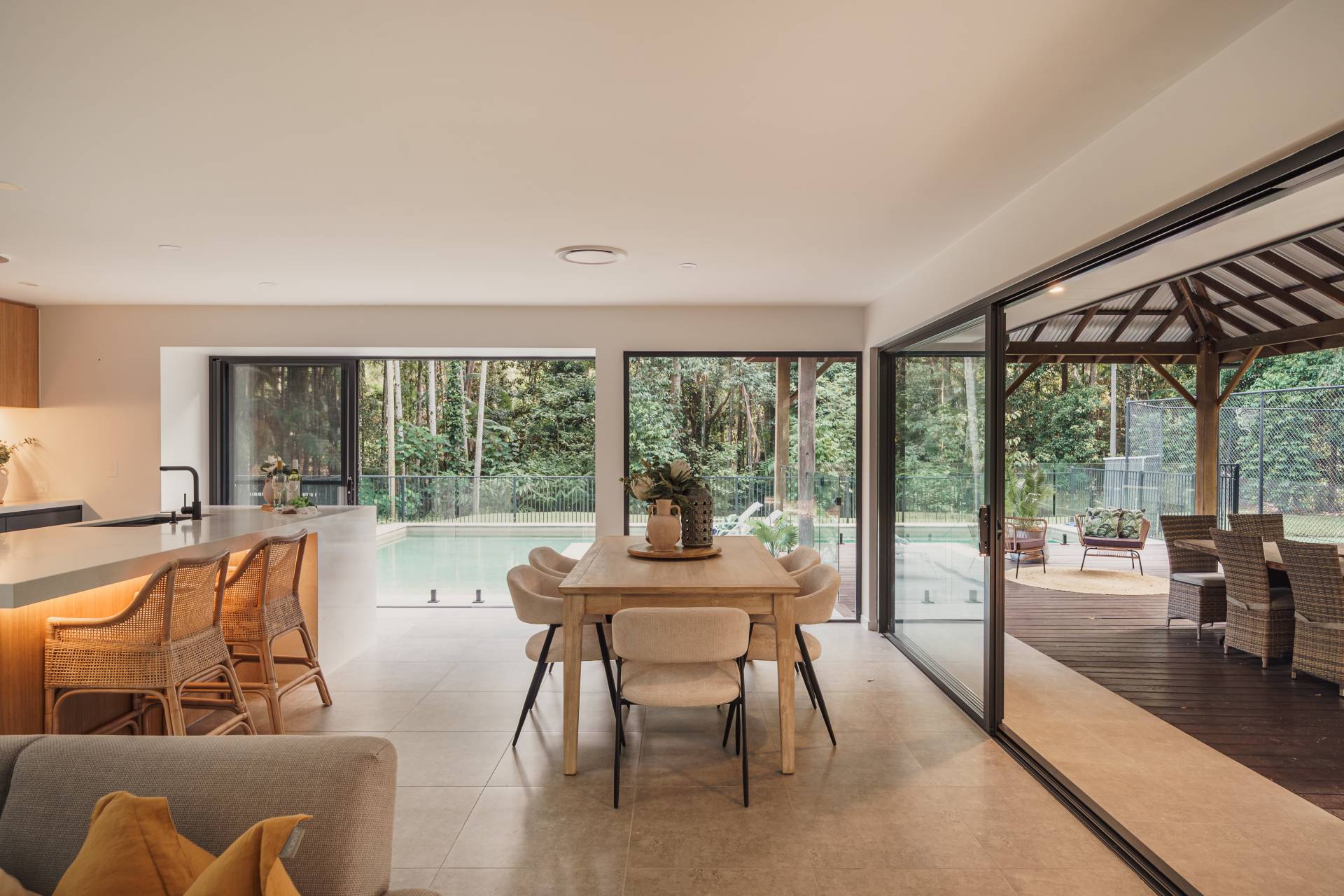 8 Firetail Court, Tanawha - Thumbnail 7