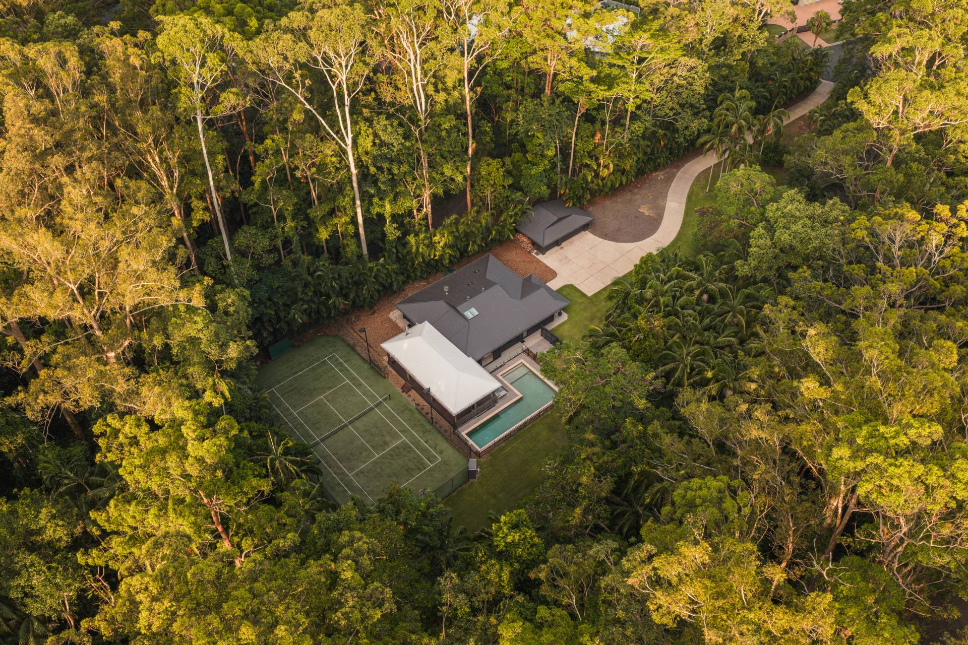 8 Firetail Court, Tanawha - Thumbnail 2