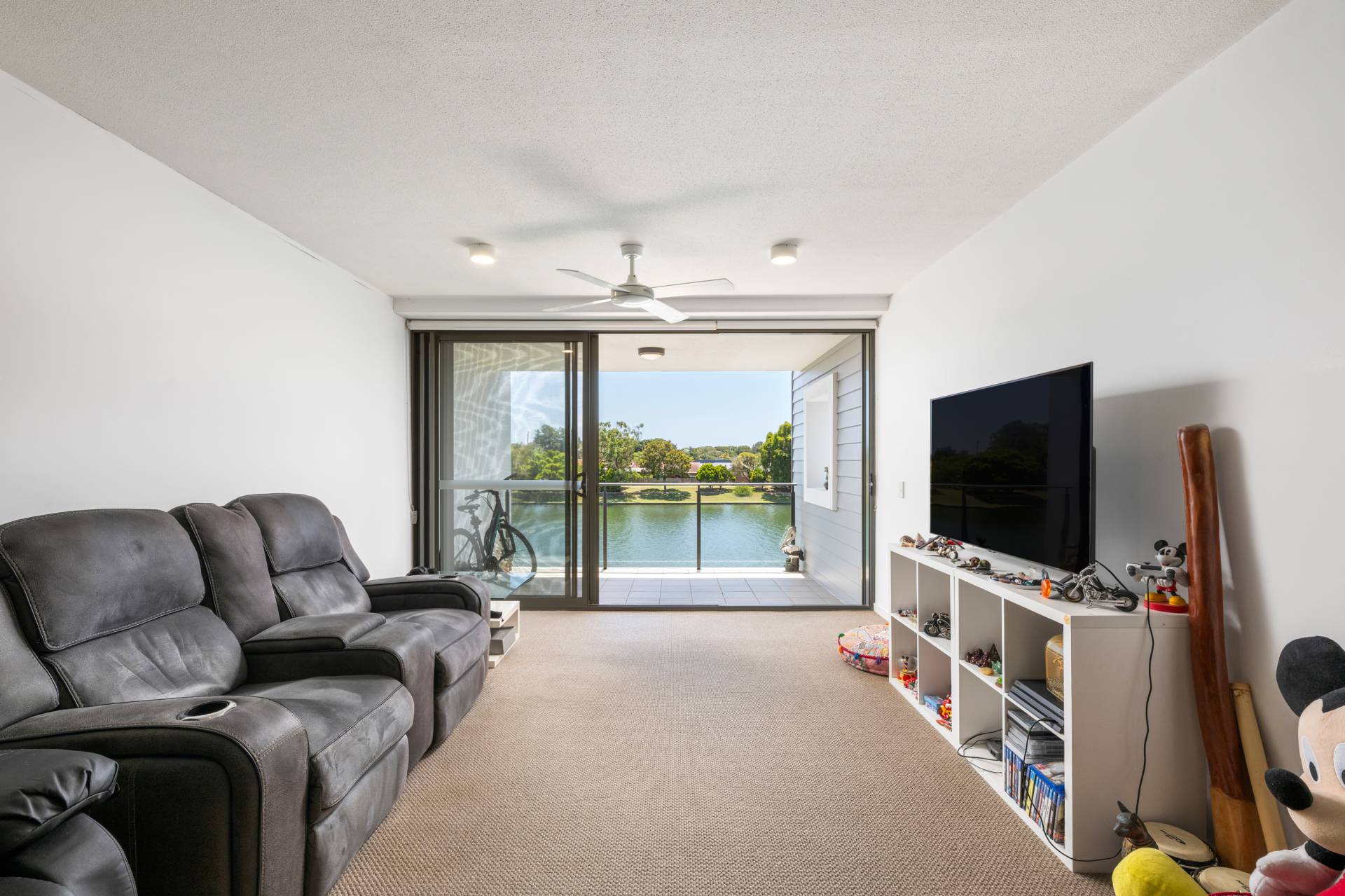 213/1 Fiji Court, Parrearra - Thumbnail 2