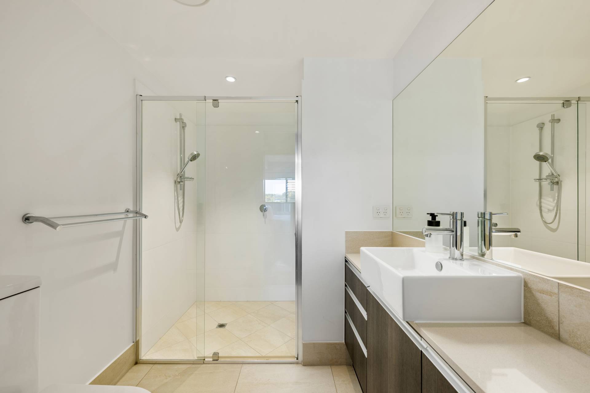 213/1 Fiji Court, Parrearra - Thumbnail 7
