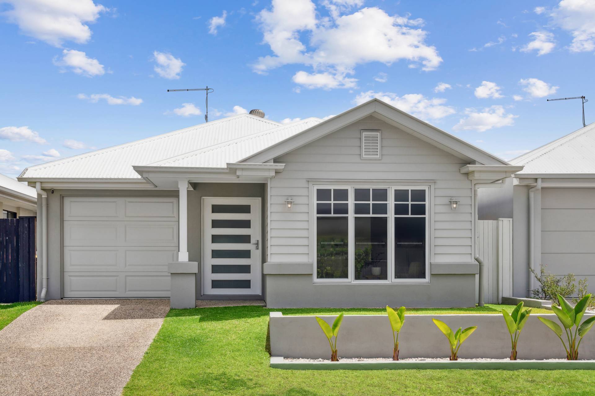 19 Daydream Crescent, Banya - Thumbnail 2