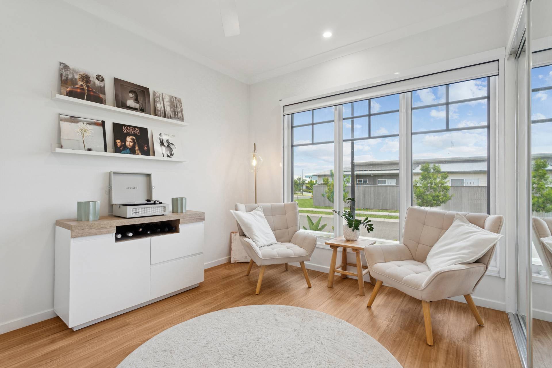 19 Daydream Crescent, Banya - Thumbnail 3