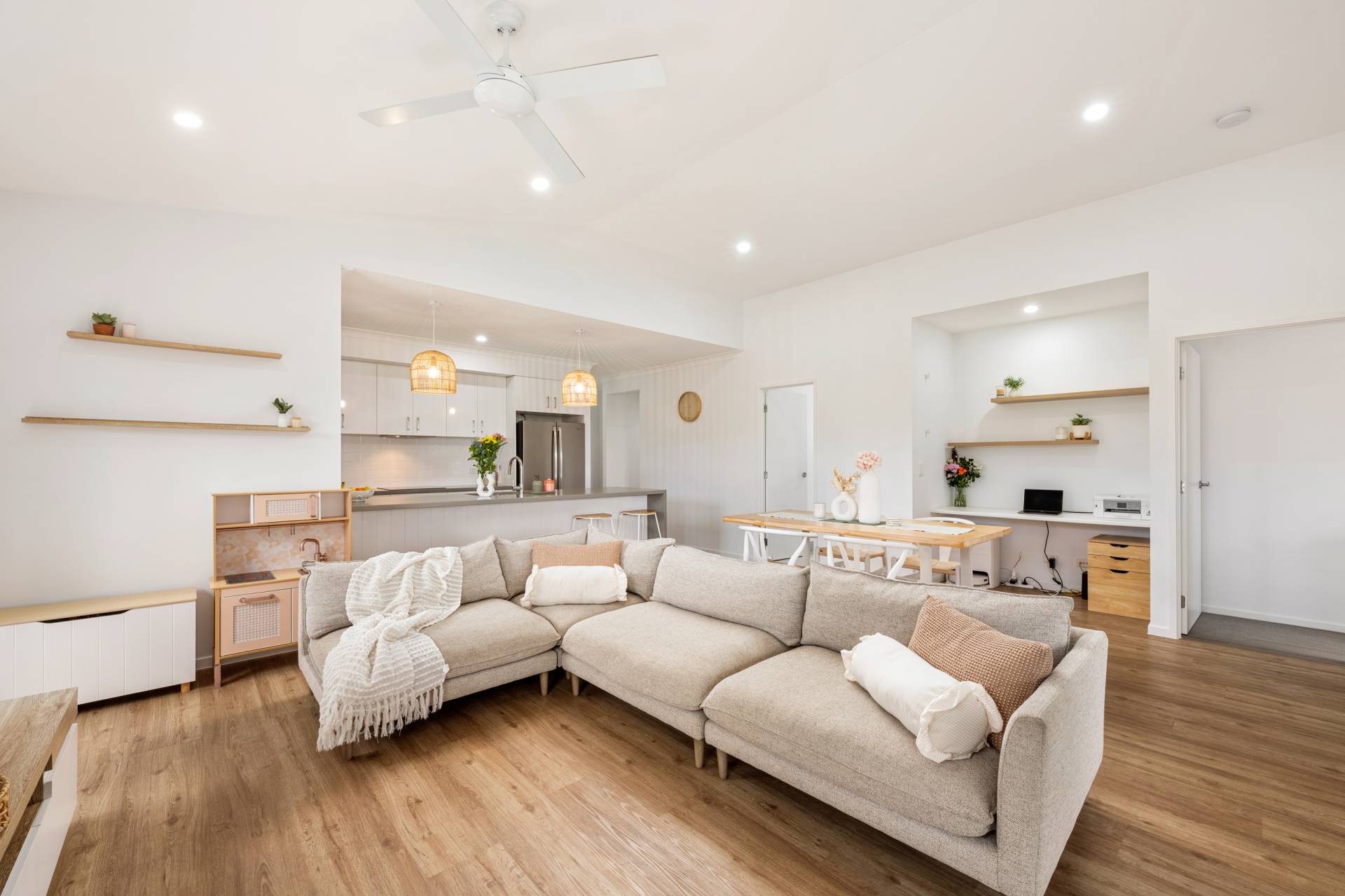 19 Golden Crescent, Palmview - Thumbnail 2