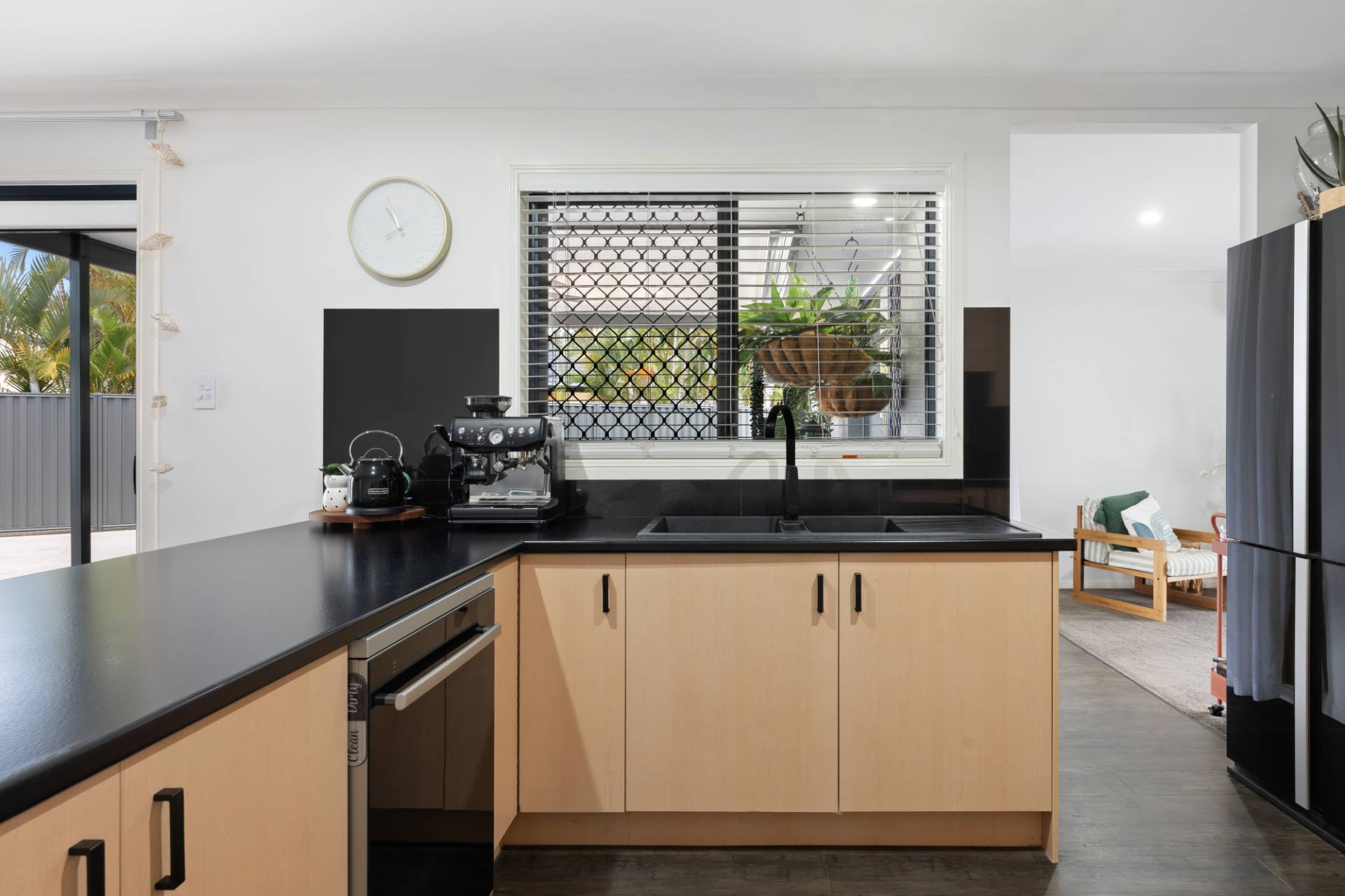25 Anika Place, Little Mountain - Thumbnail 5